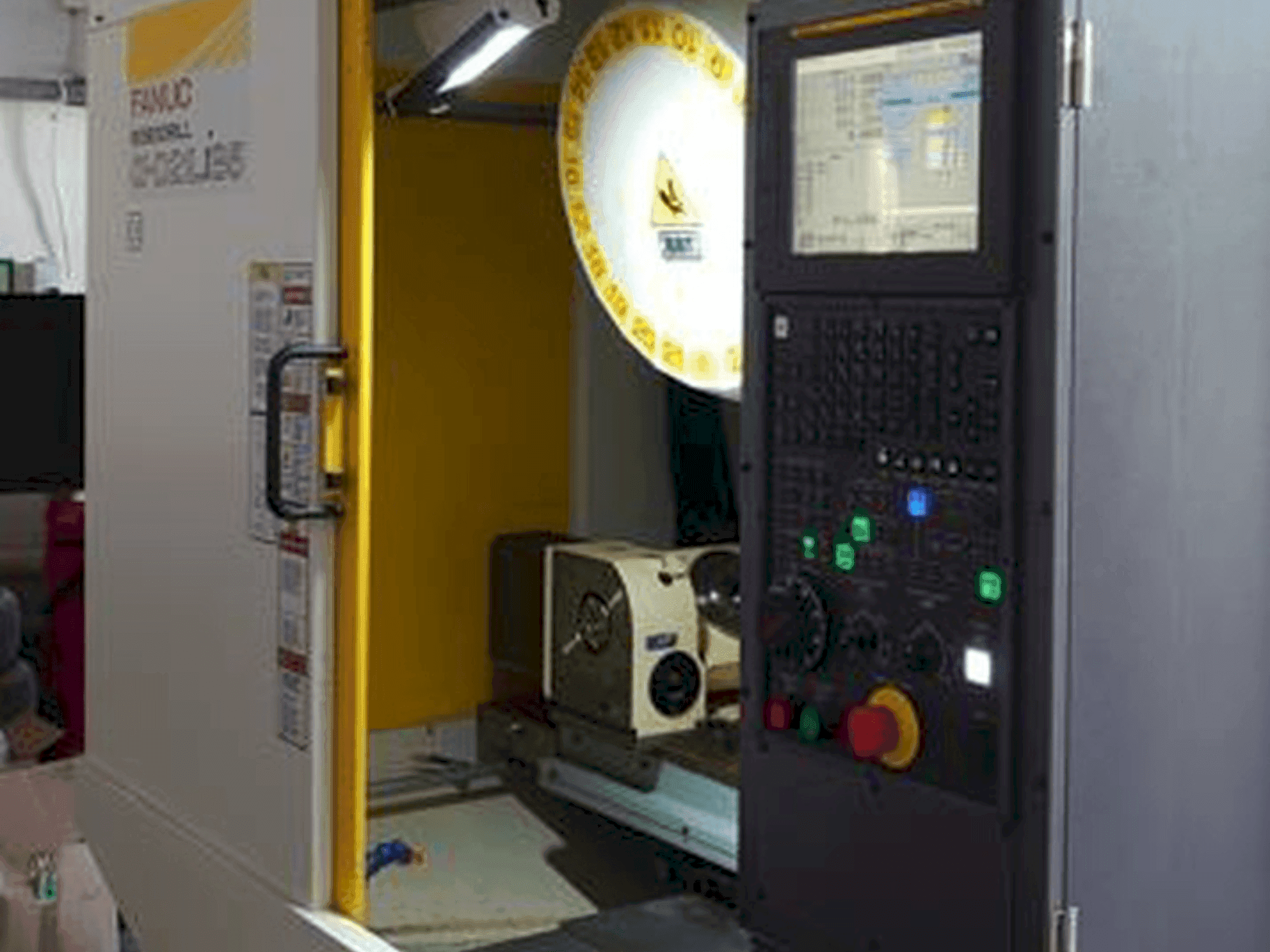 FANUC ROBODRILL α-D21LiB5-maskinen framifrån