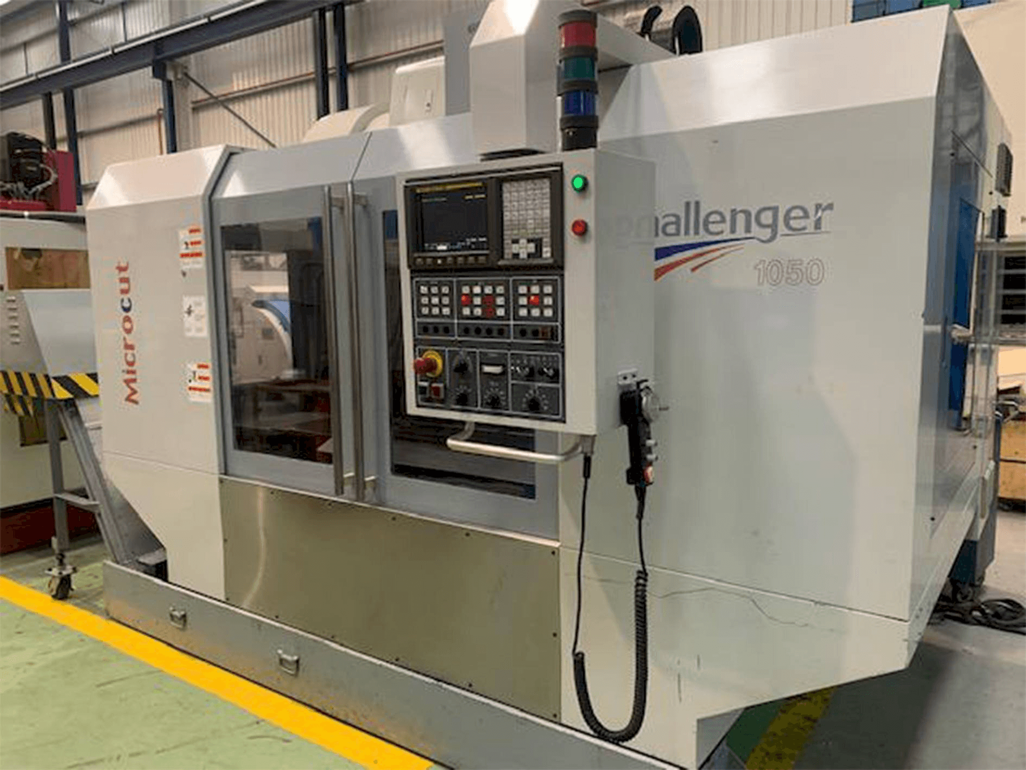 MICROCUT Challenger 1050-maskinen framifrån