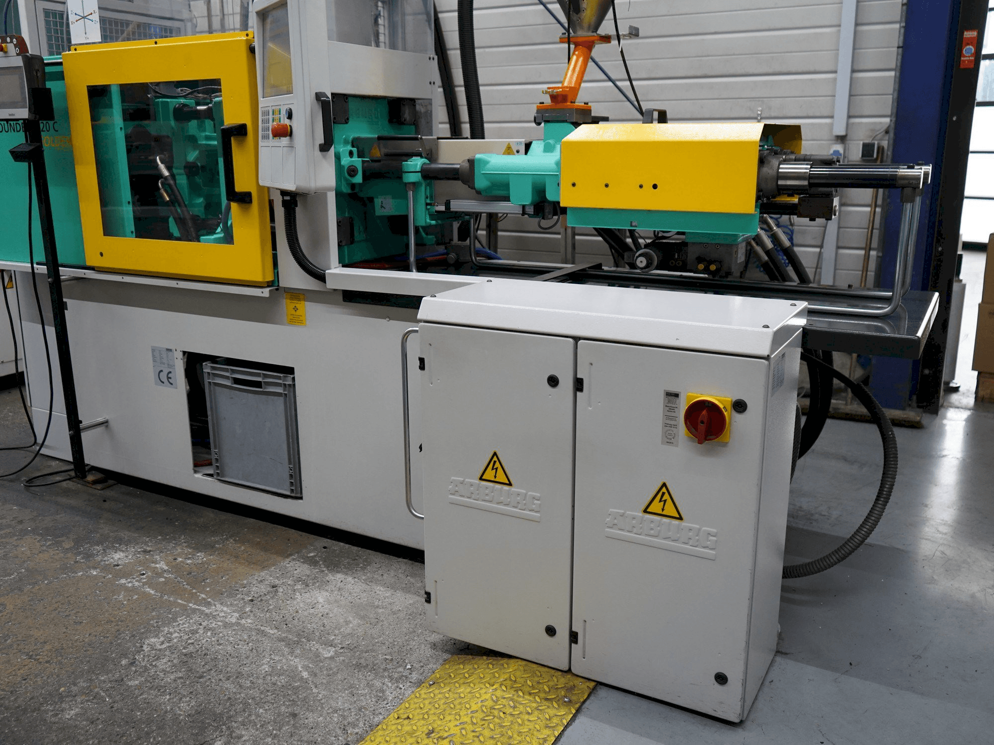 Arburg 320C (500-170)-maskinen framifrån