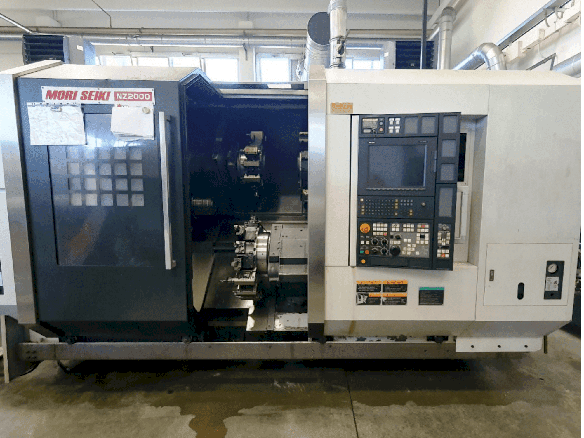 MORI SEIKI NZ2000 T3Y3-maskinen framifrån