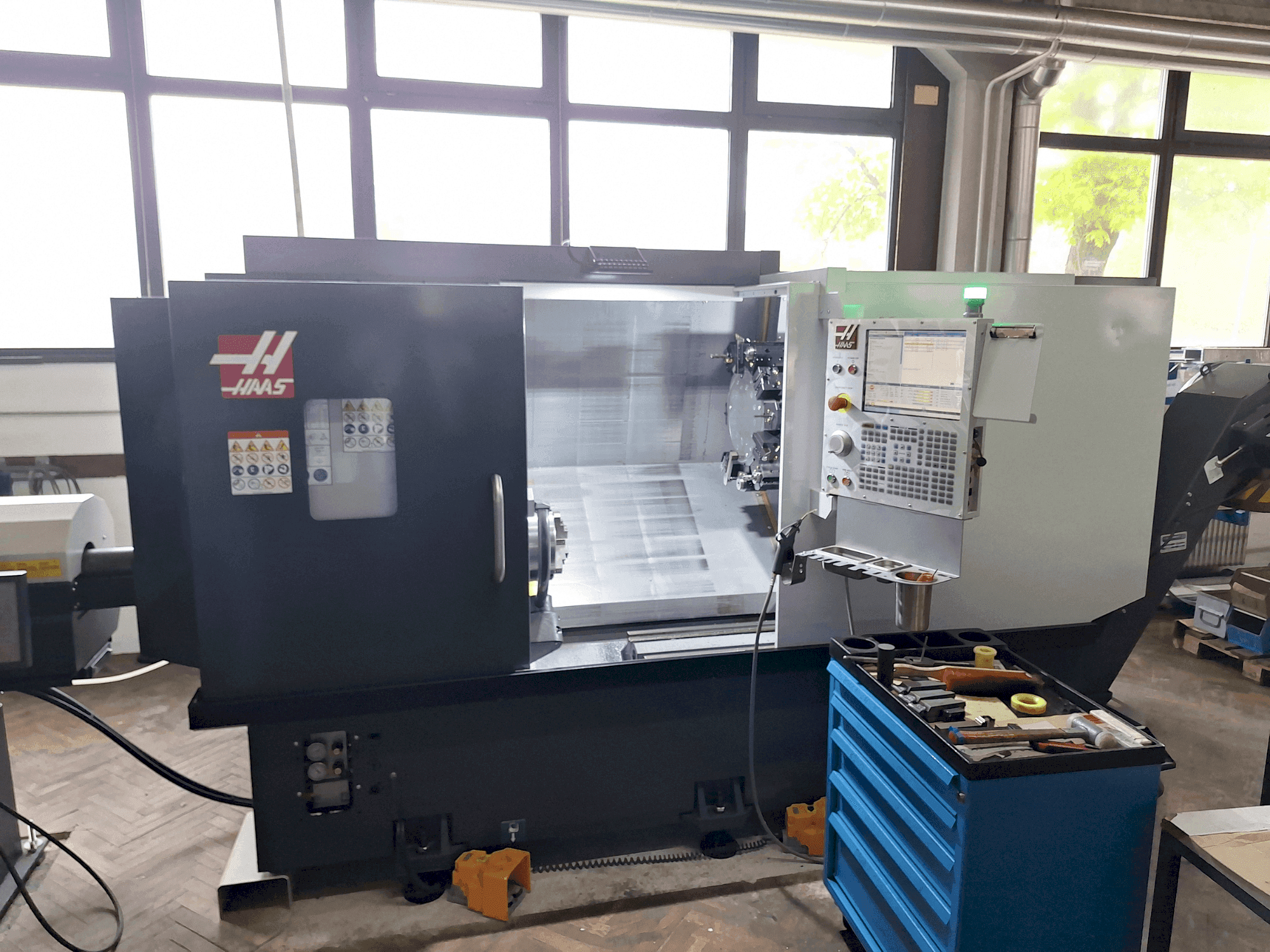 HAAS ST 30Y-maskinen framifrån