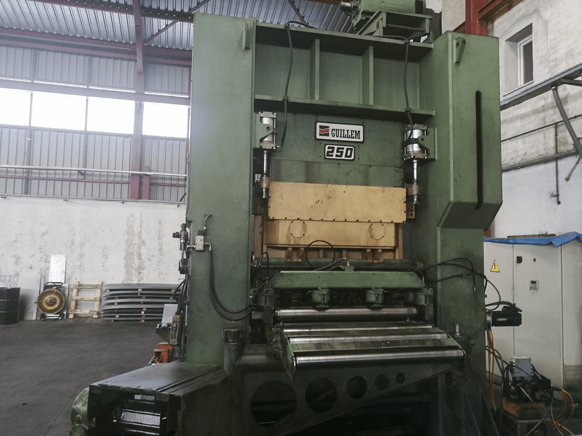 GUILLEM-maskinen framifrånD2.250