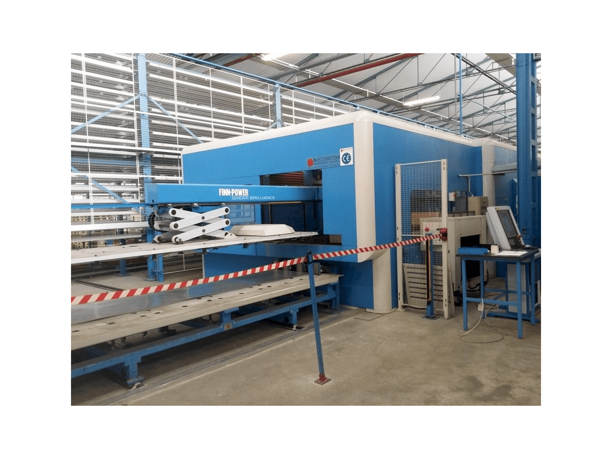 Finn-Power SB8-maskinen framifrån