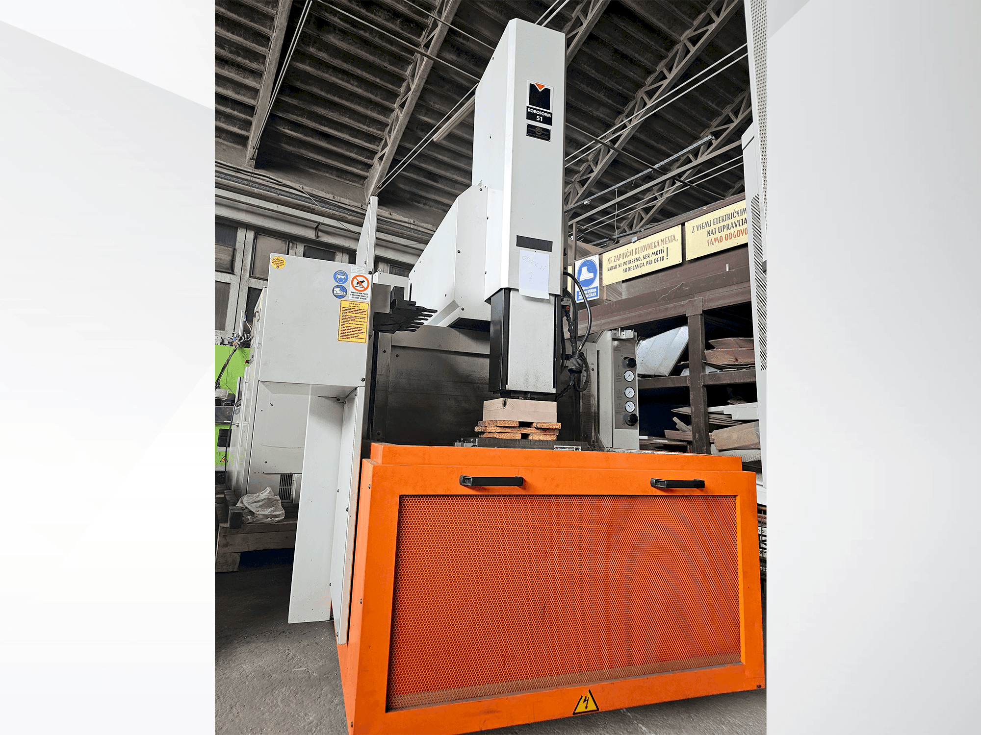 CHARMILLES ROBOFORM 51-maskinen framifrån