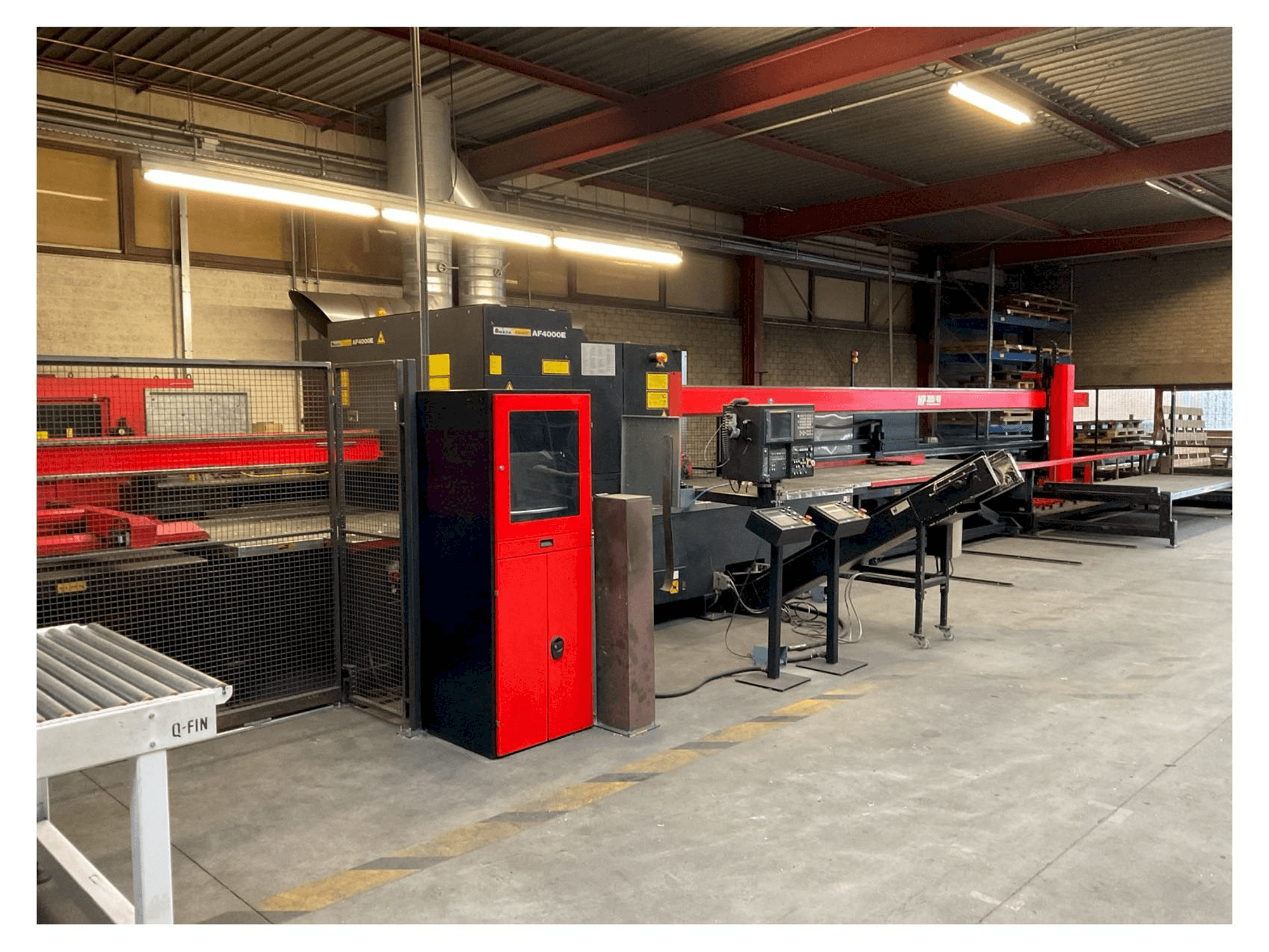 AMADA LC-2415 alpha III-maskinen framifrån
