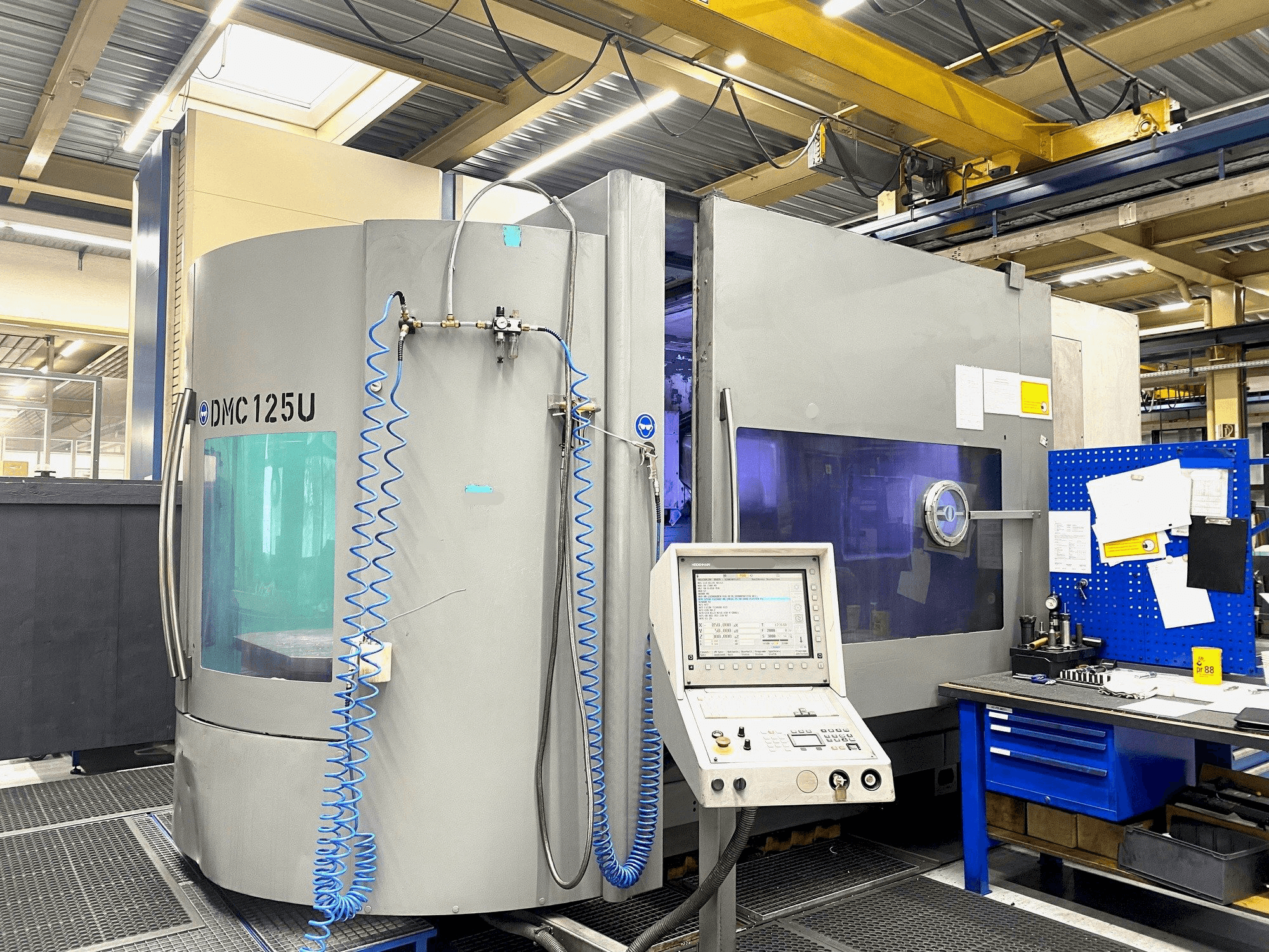 DMG Deckel Maho DMC 125 U-maskinen framifrån