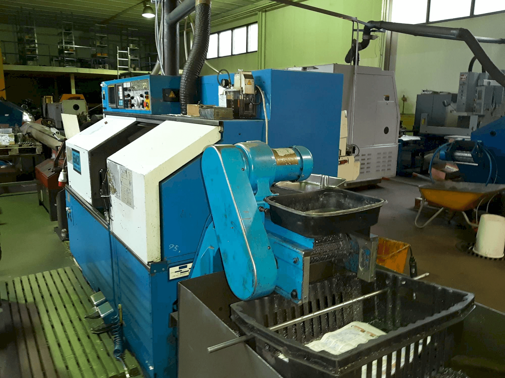 FEMCO Durga 25E-maskinen framifrån