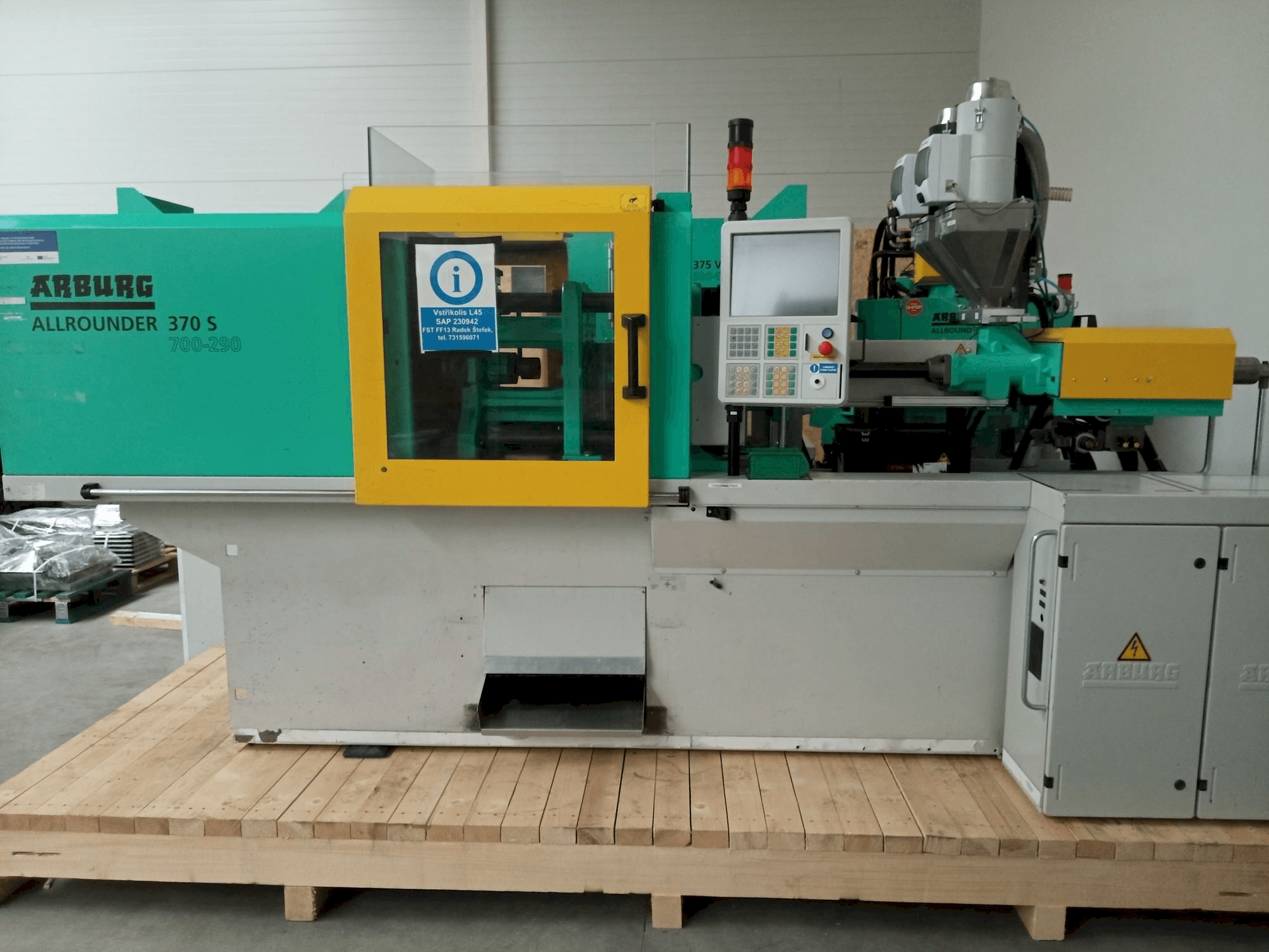 Arburg Allrounder 370S 700–290-maskinen framifrån