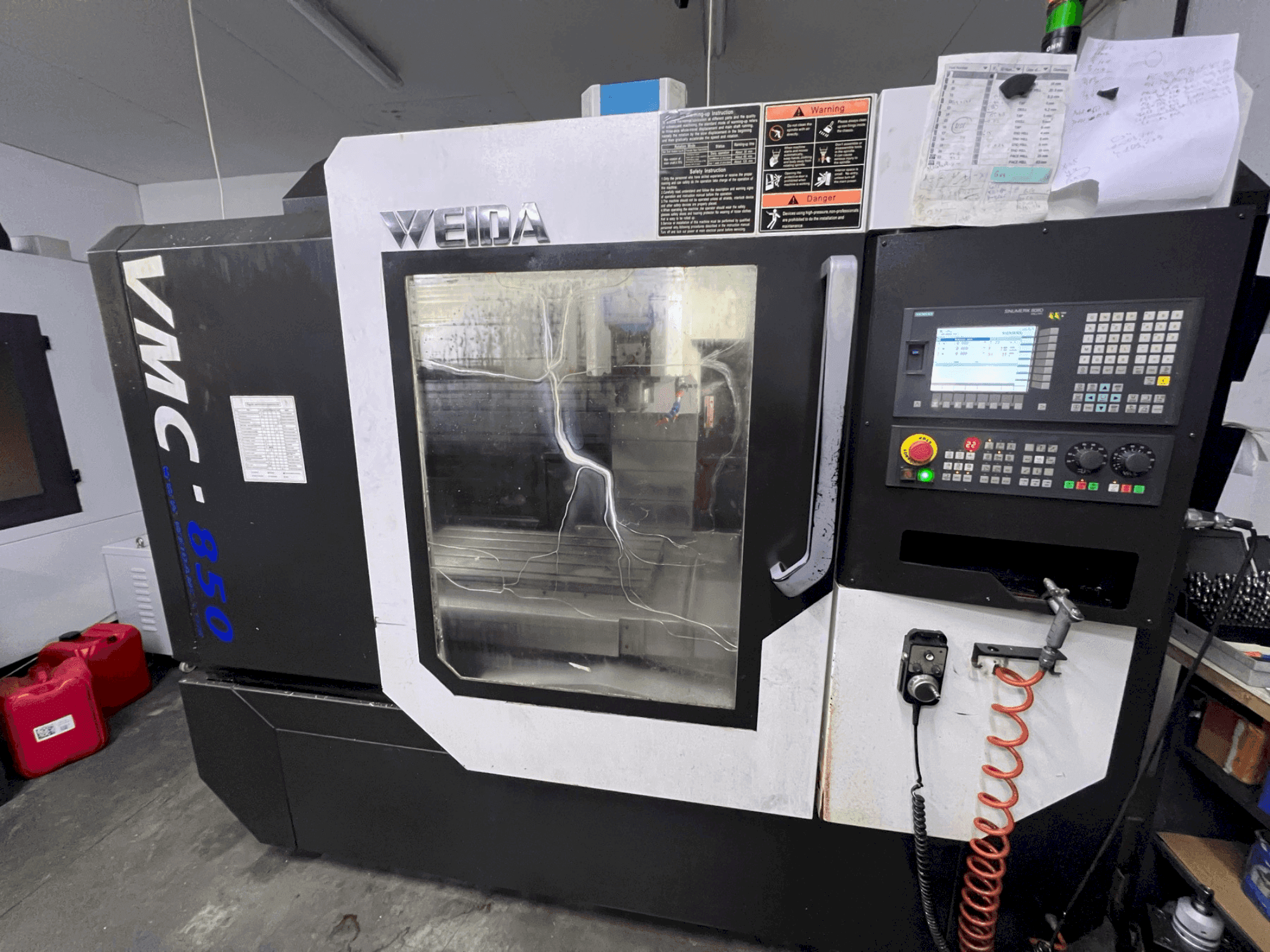 WEIDA VMC850-maskinen framifrån