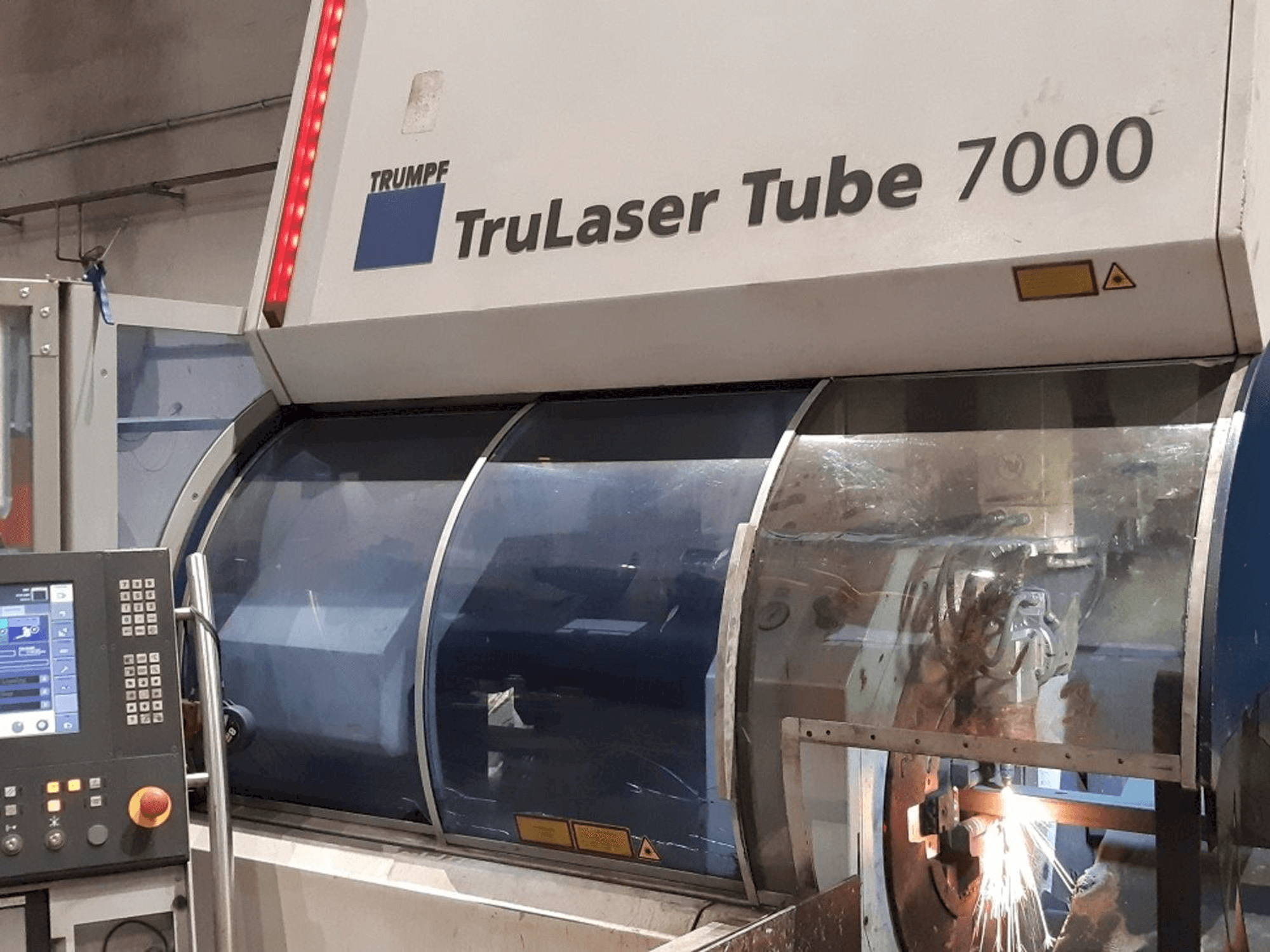 Trumpf TruLaser Tube 7000-maskinen framifrån
