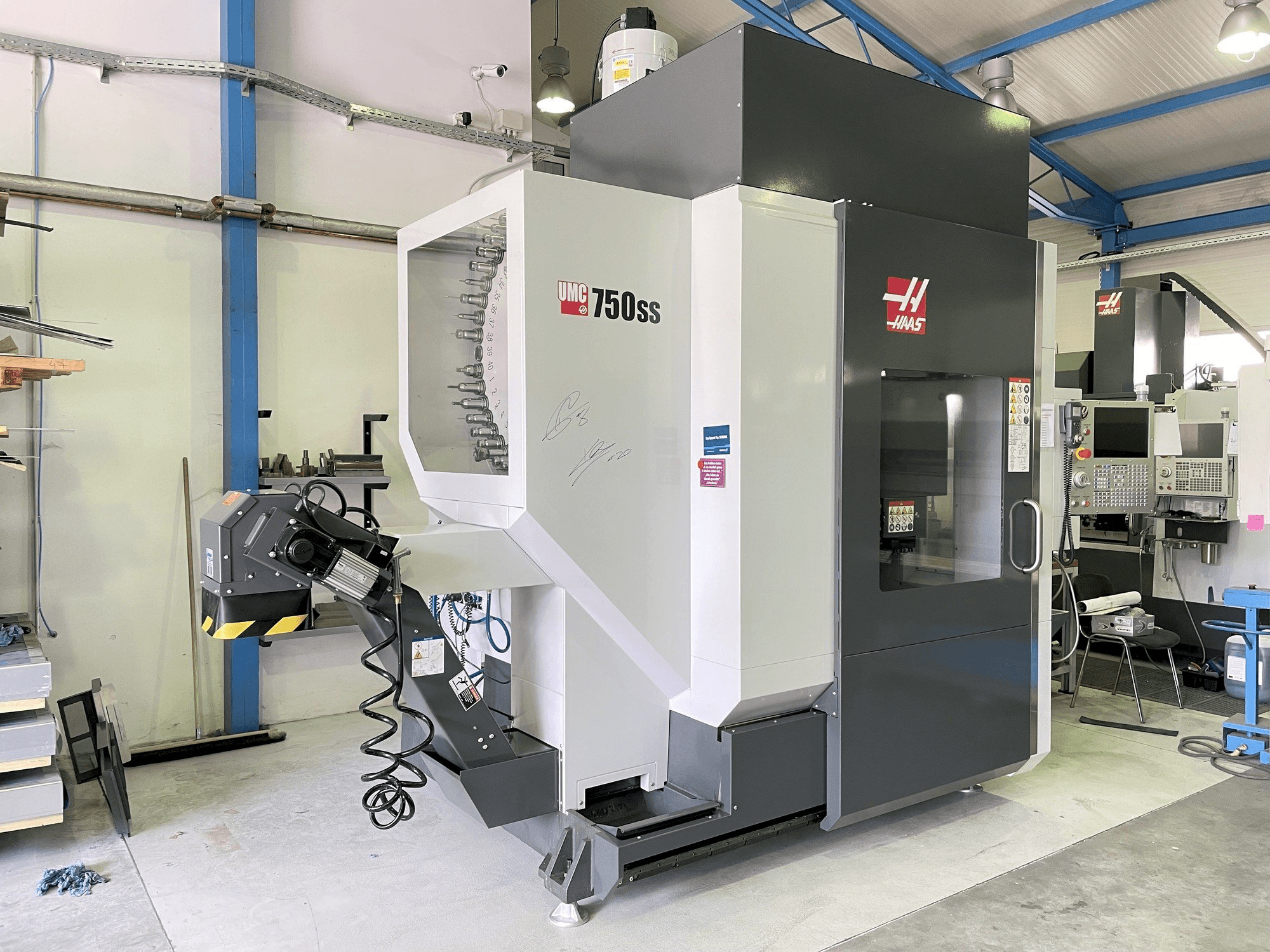 HAAS UMC 750 SS-maskinen framifrån