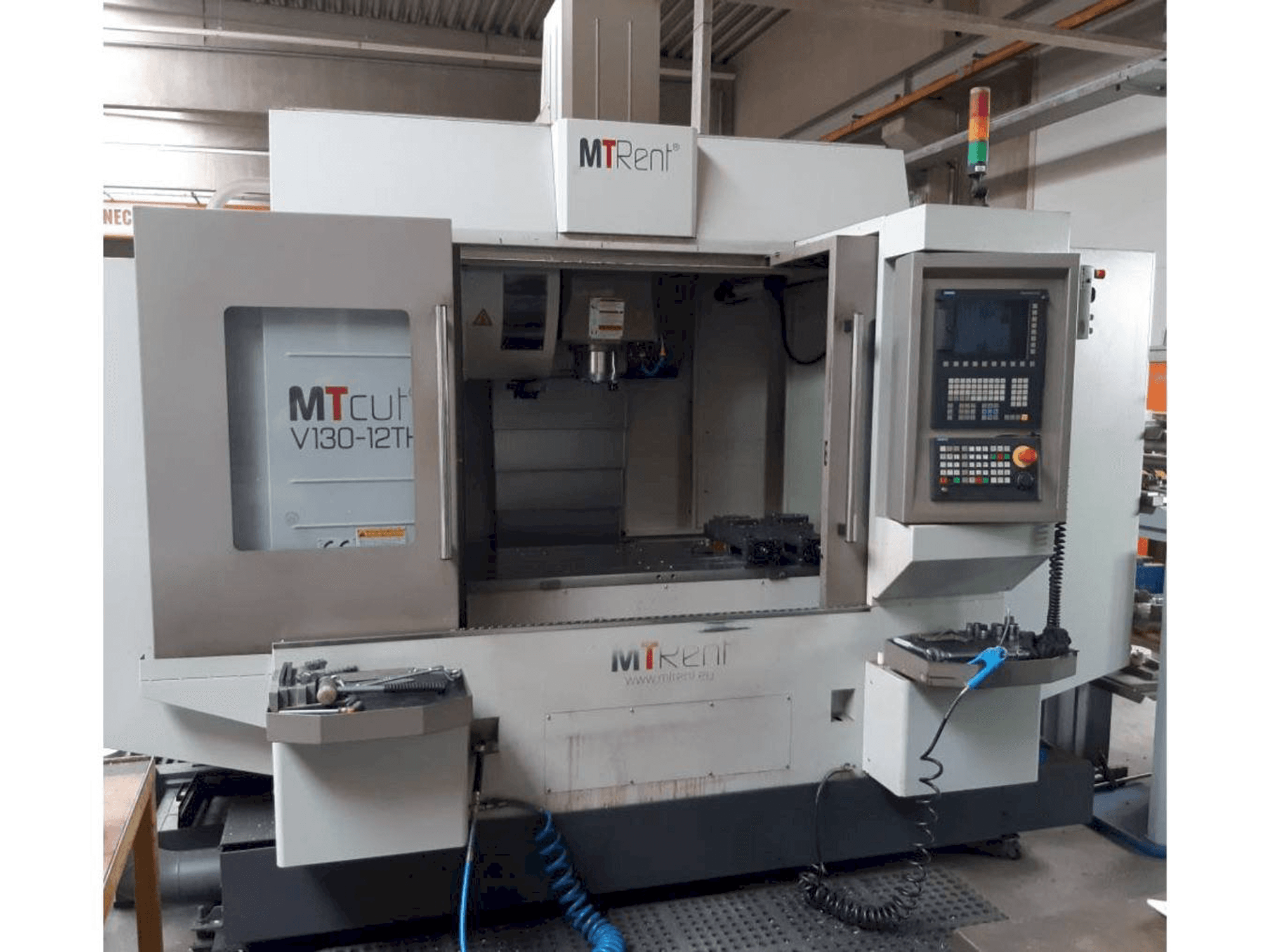 MTcut V130-12TH-maskinen framifrån