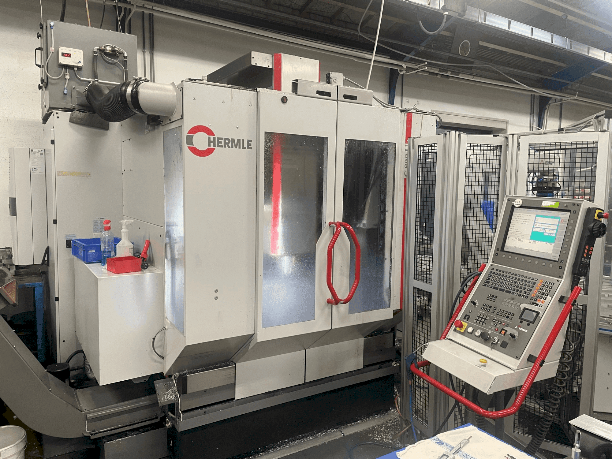 HERMLE C 800 U-maskinen framifrån