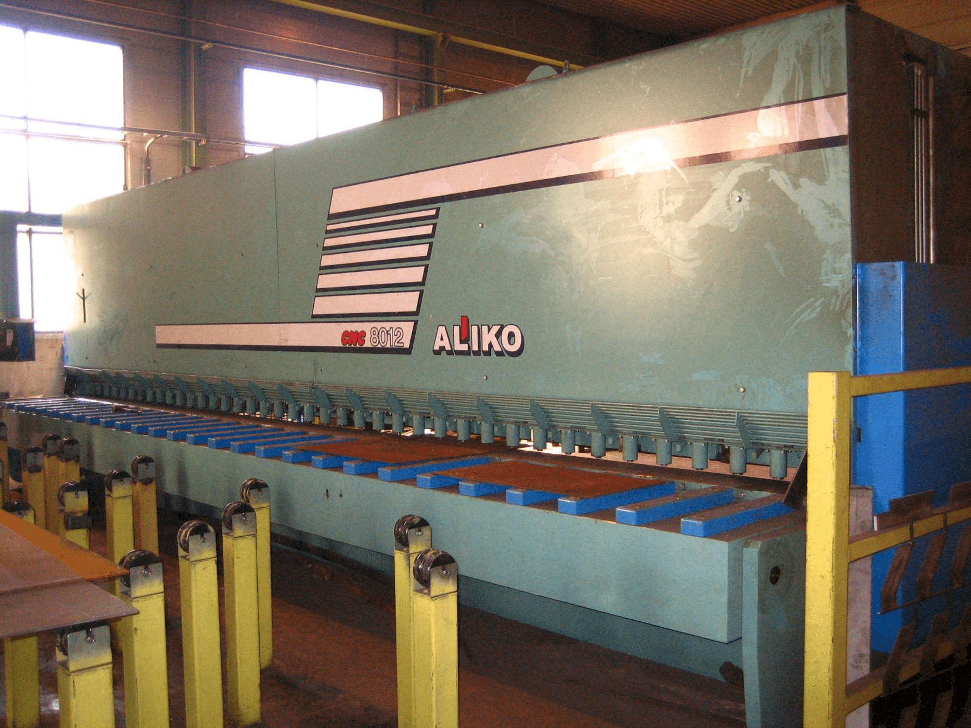 ALIKO 8000/12-maskinen framifrån