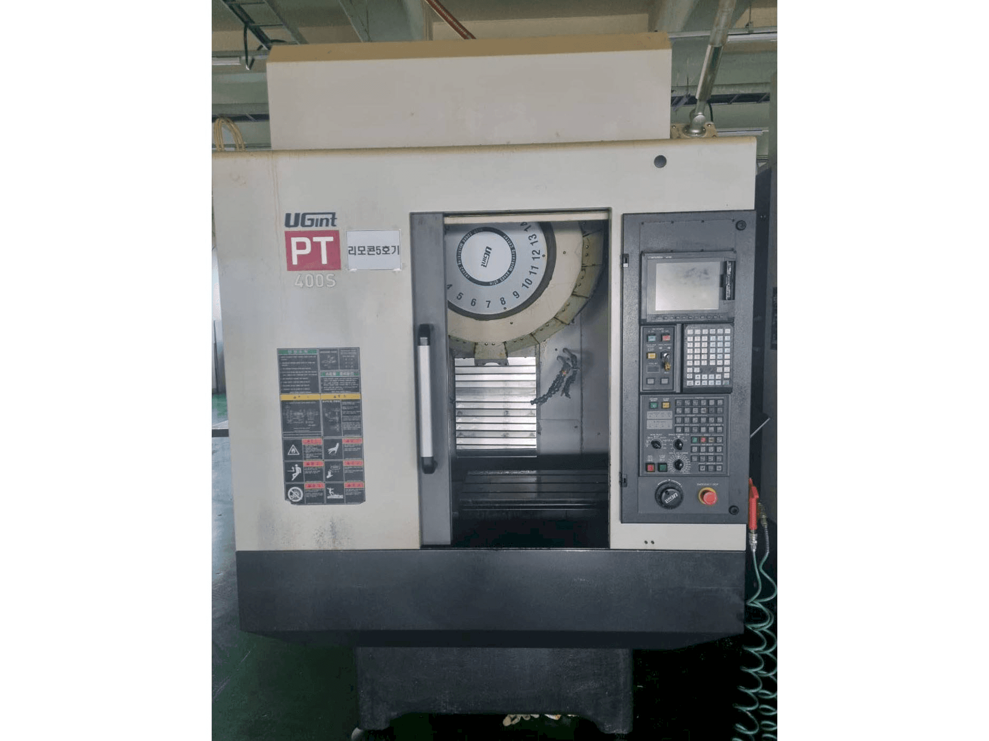 UGINT PT400S-maskinen framifrån