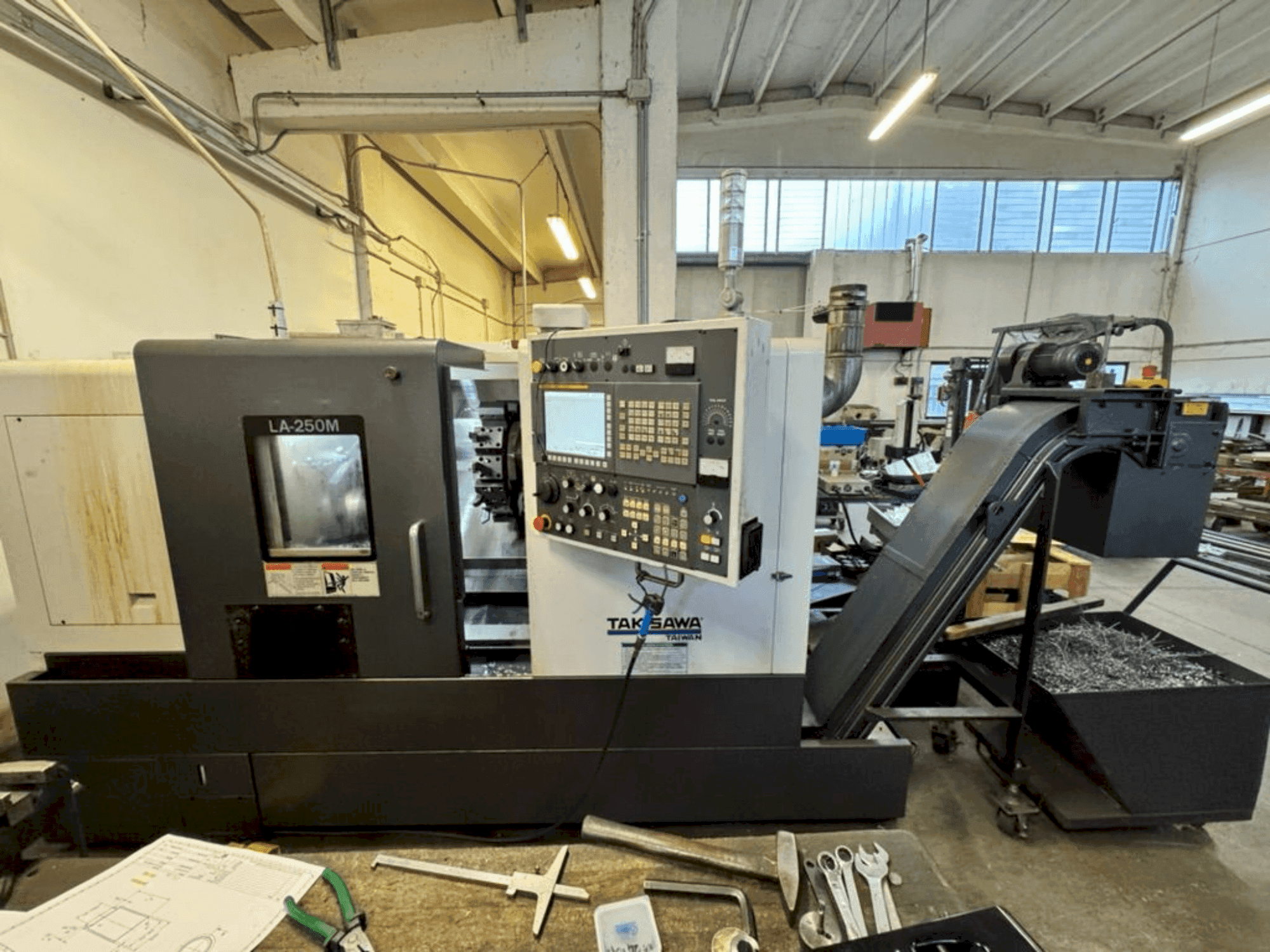 Takisawa LA-250M-maskinen framifrån