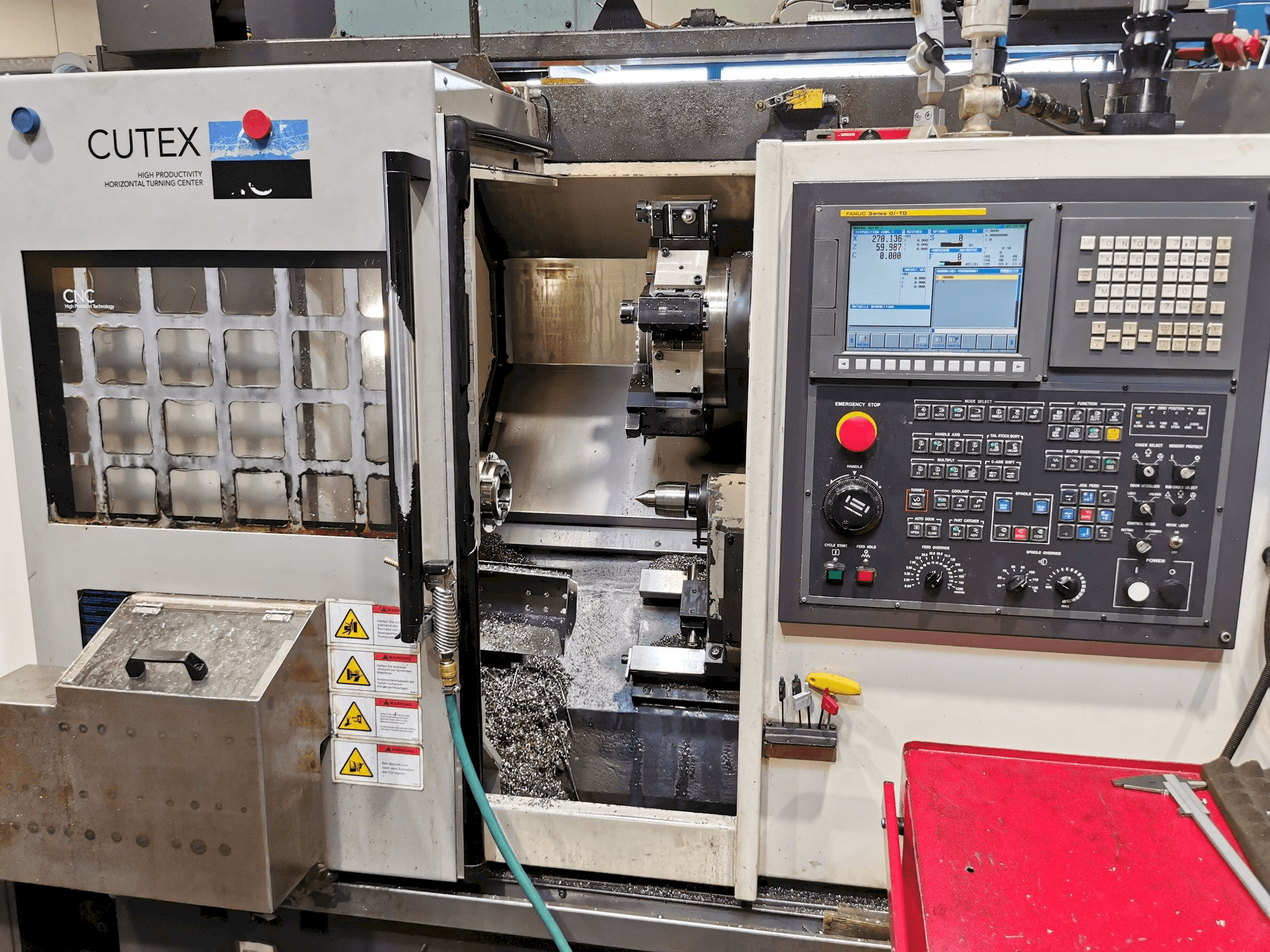 HWACHEON CUTEX 160B MC-maskinen framifrån