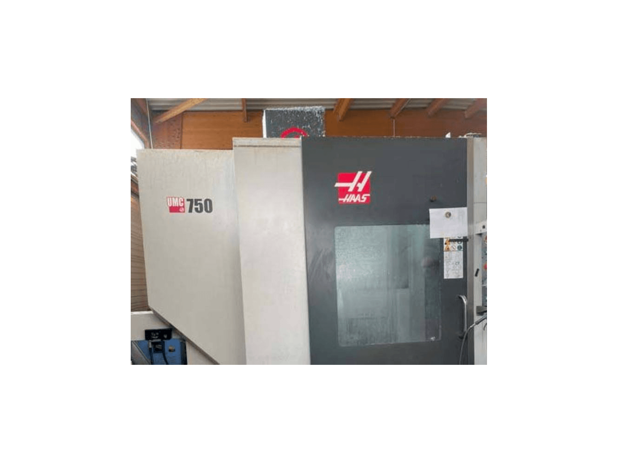 HAAS UMC 750 S-maskinen framifrån
