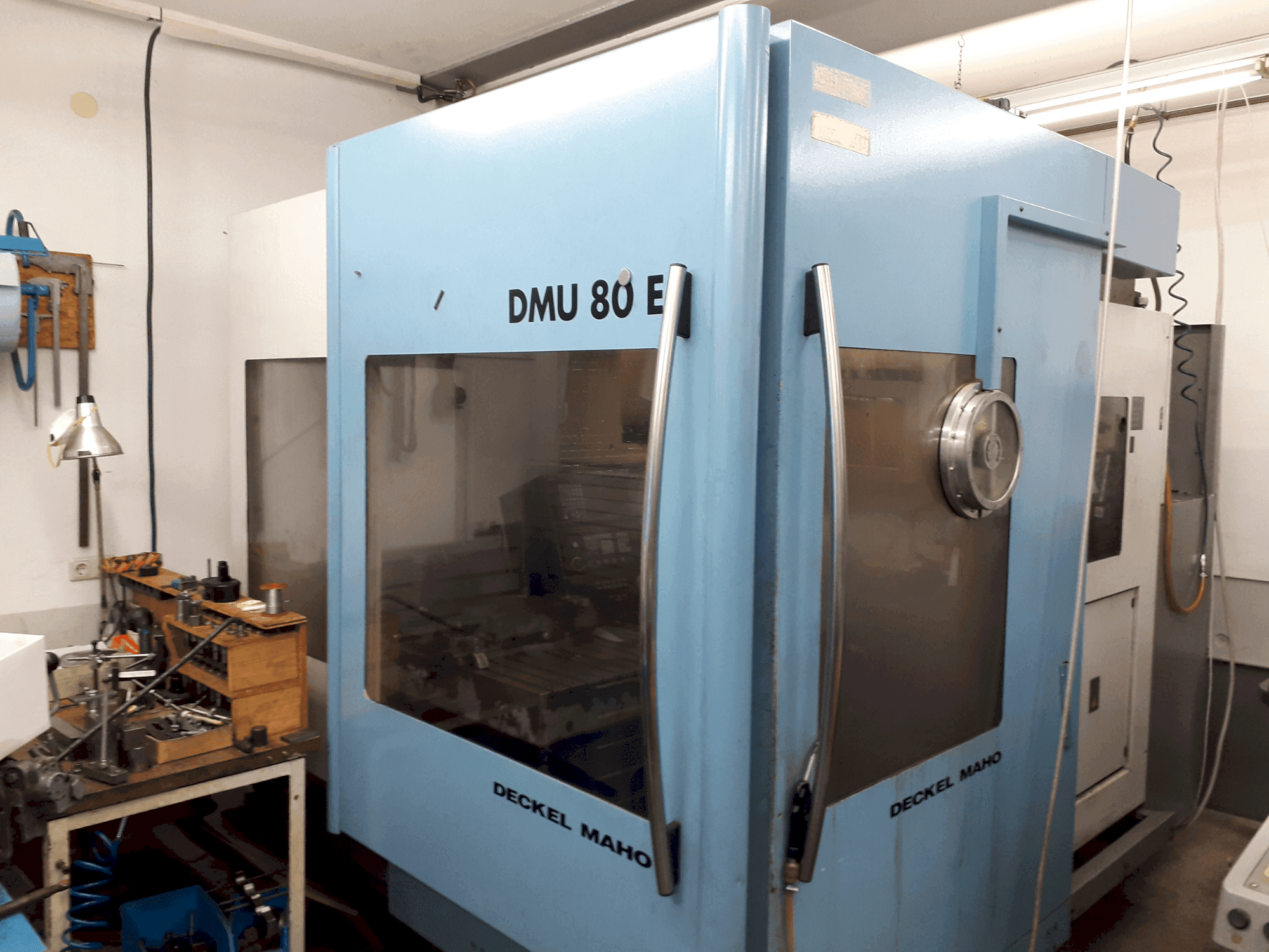 DECKEL MAHO DMU 80E-maskinen framifrån