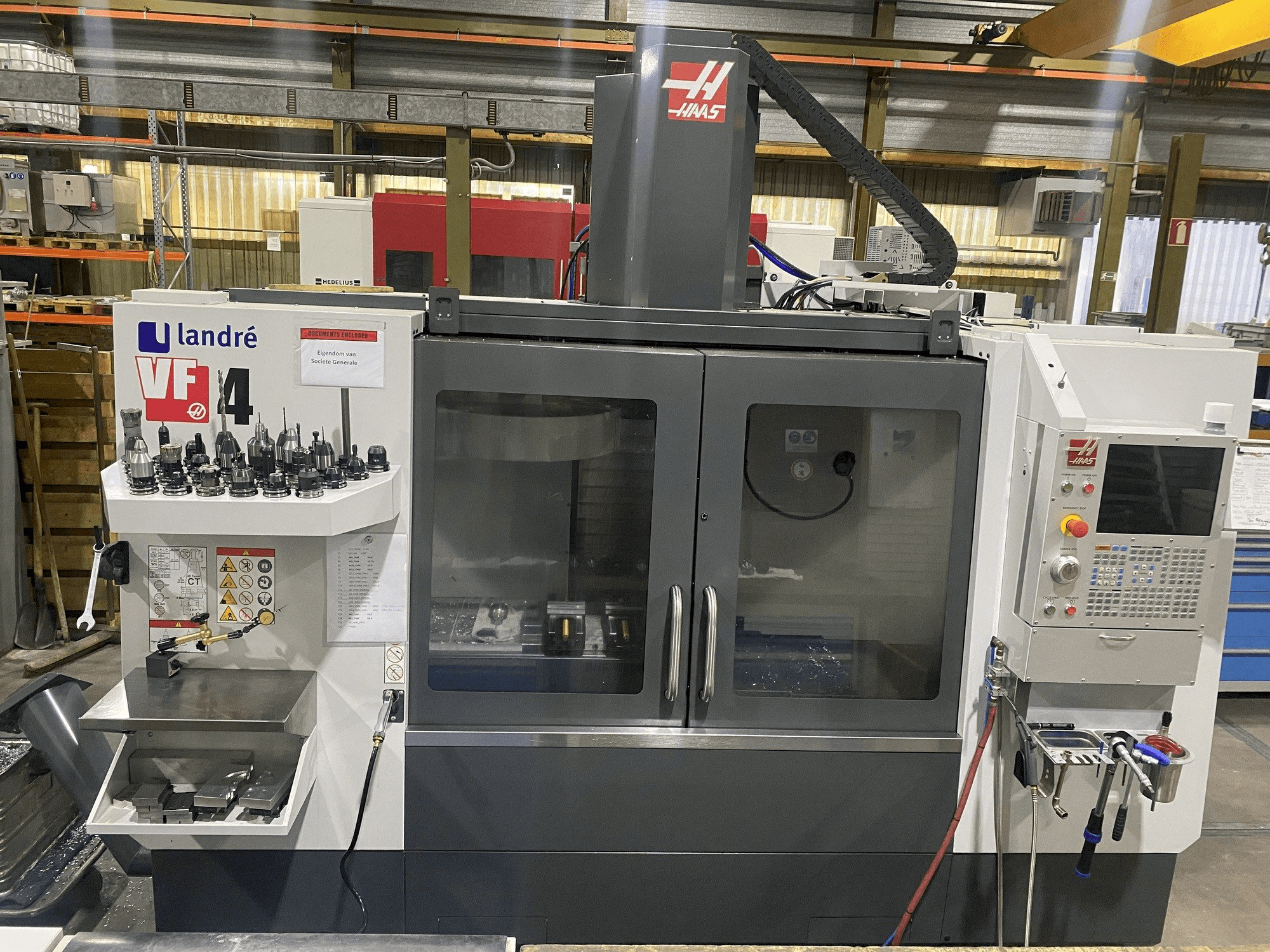 HAAS VF-4-maskinen framifrån
