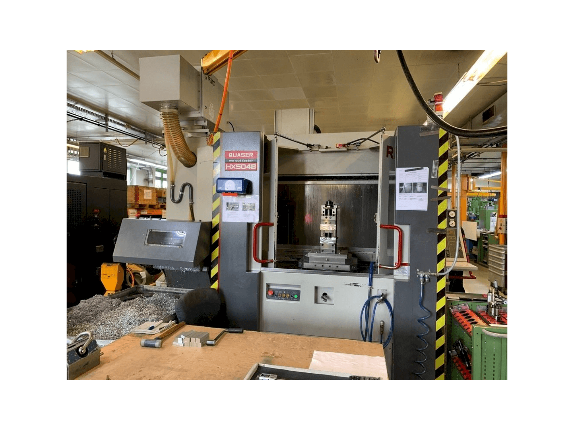 Quaser HX504B-maskinen framifrån
