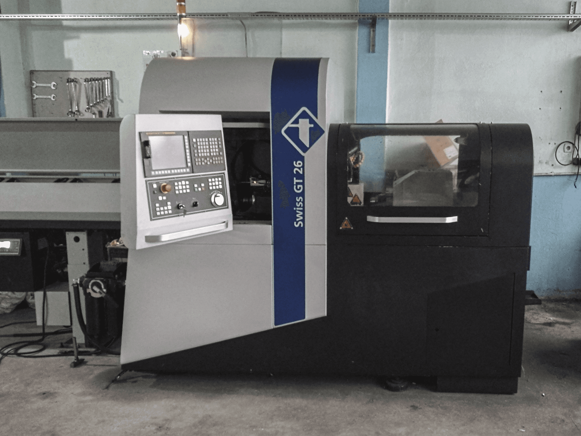 Tornos-maskinen framifrånSWISS GT 26