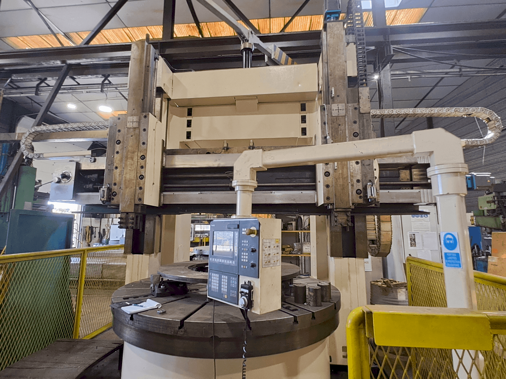 WUXI C 5225x16/10-maskinen framifrån