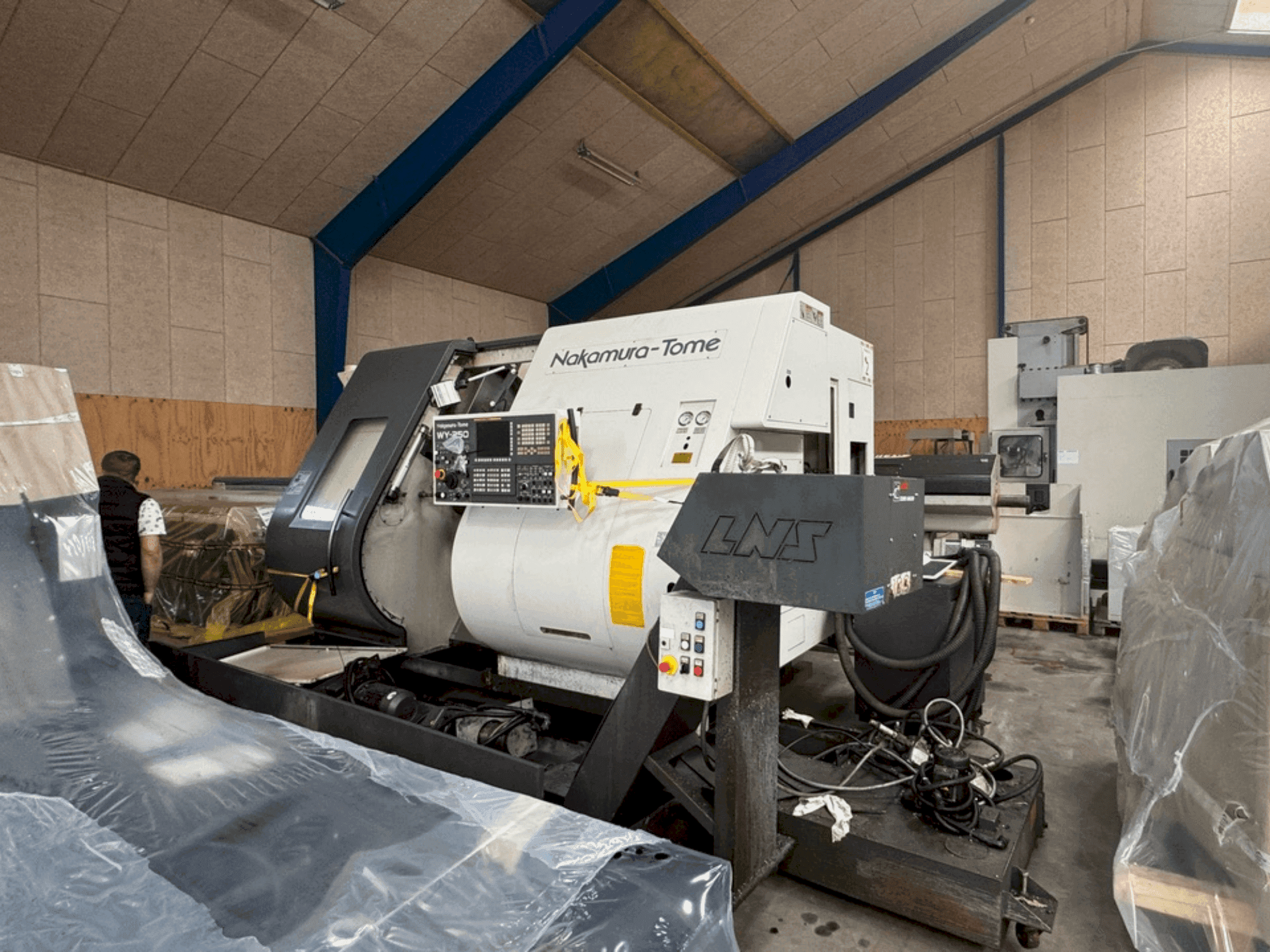 NAKAMURA-TOME WY-250-maskinen framifrån