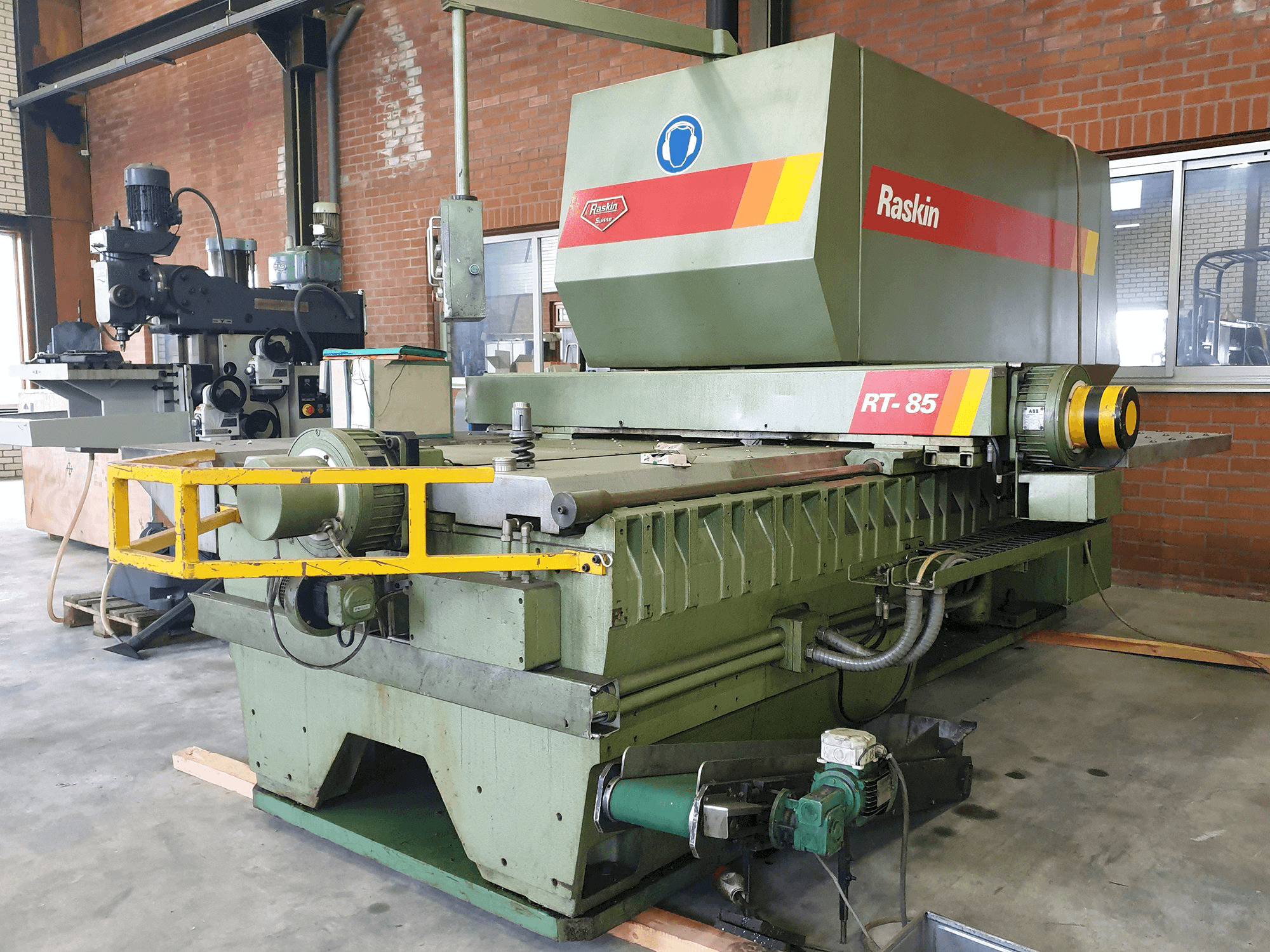 Raskin-maskinen sedd från högerRT-85