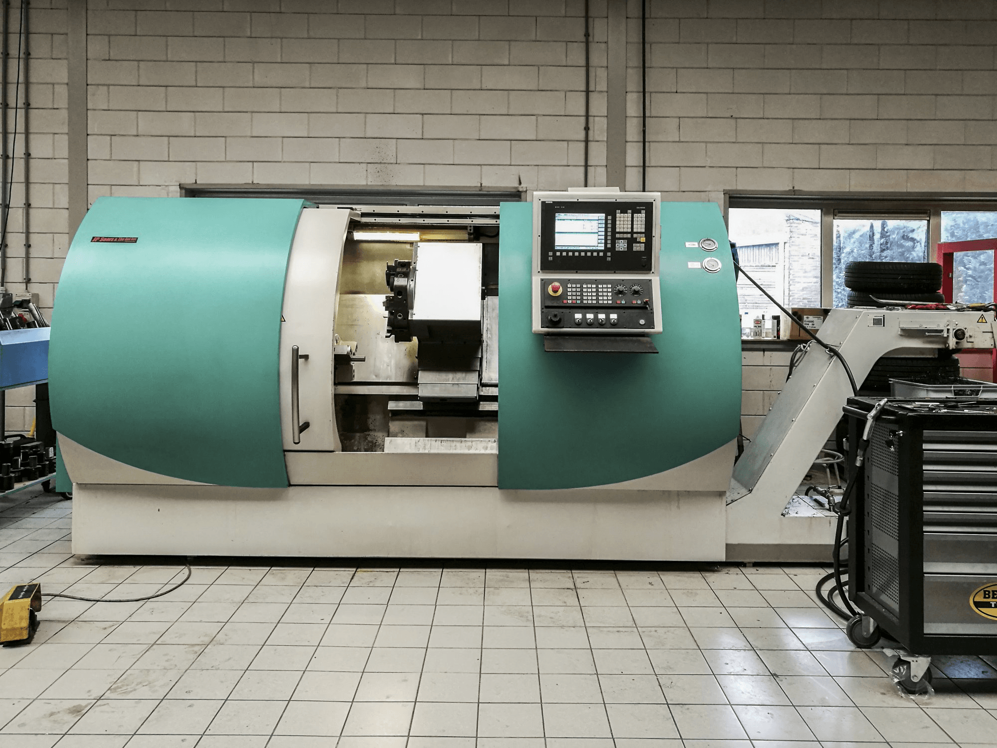 TRENS-maskinen framifrånSBL 500 CNC