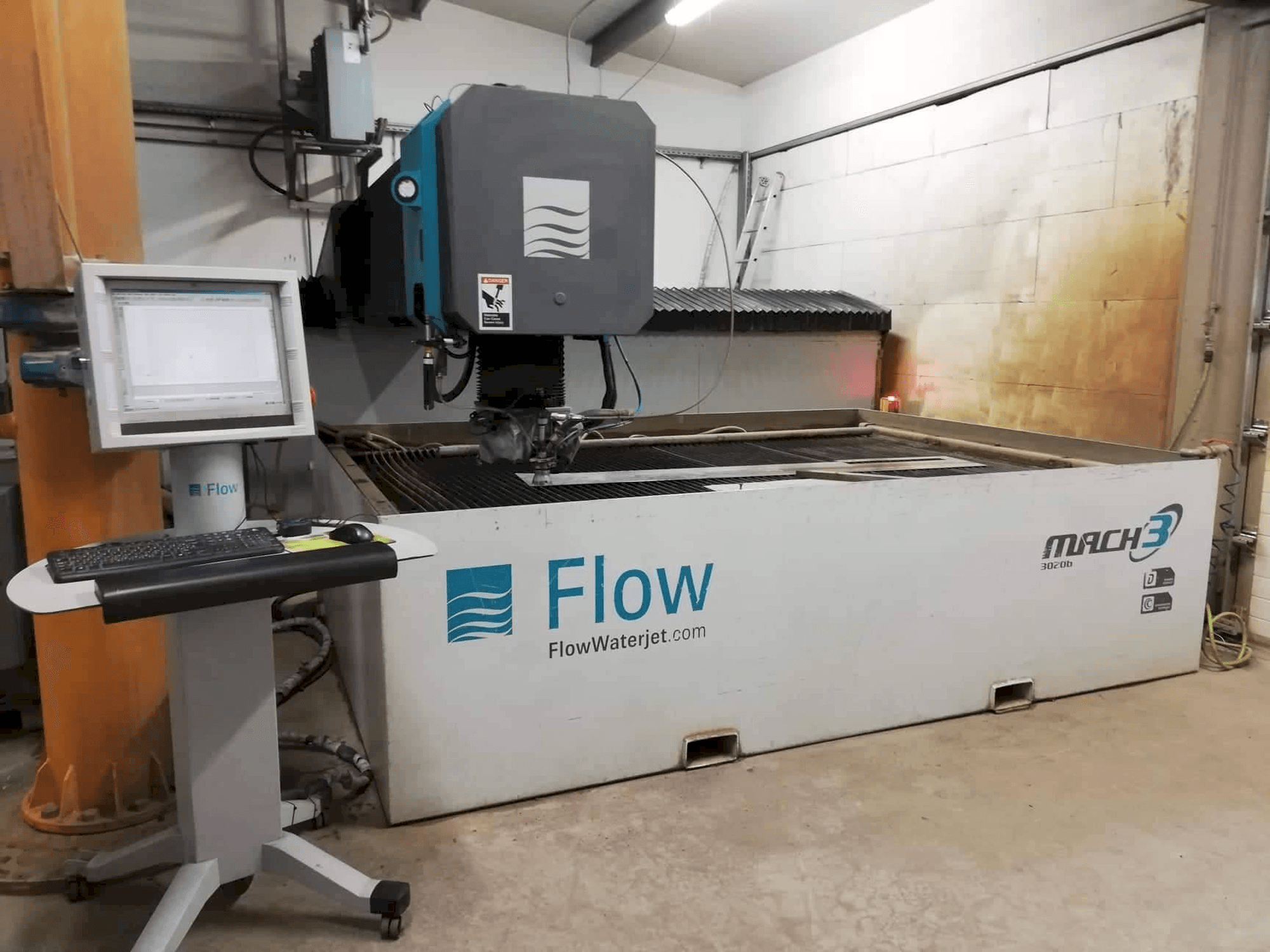 Flow Mach3-3020b-maskinen framifrån
