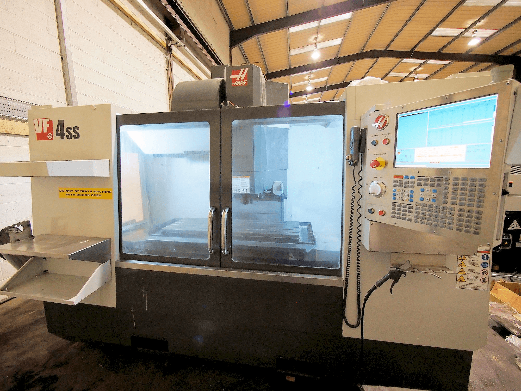 HAAS VF-4SS-maskinen framifrån