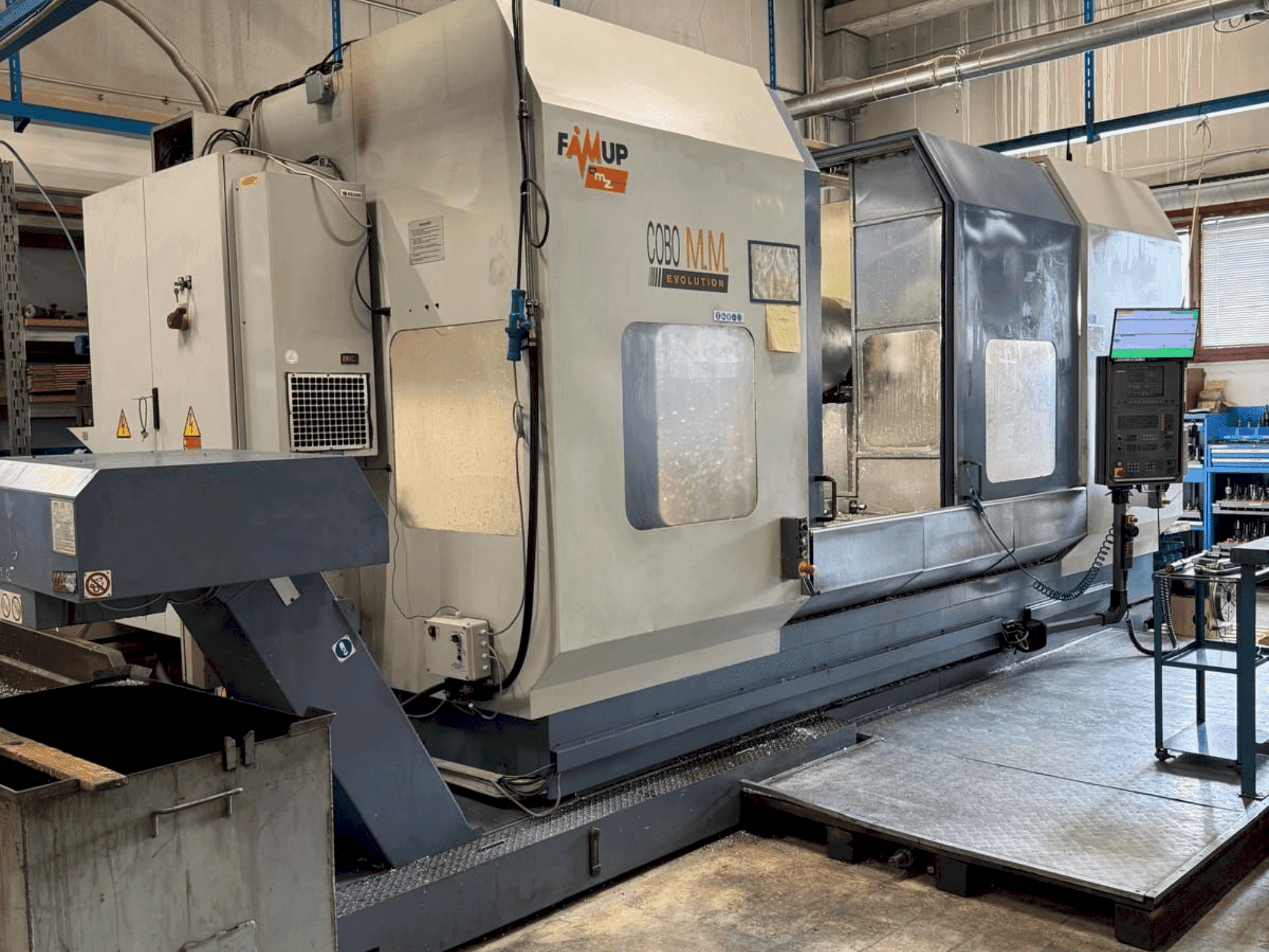 FAMUP COBO MM 3000-maskinen framifrån