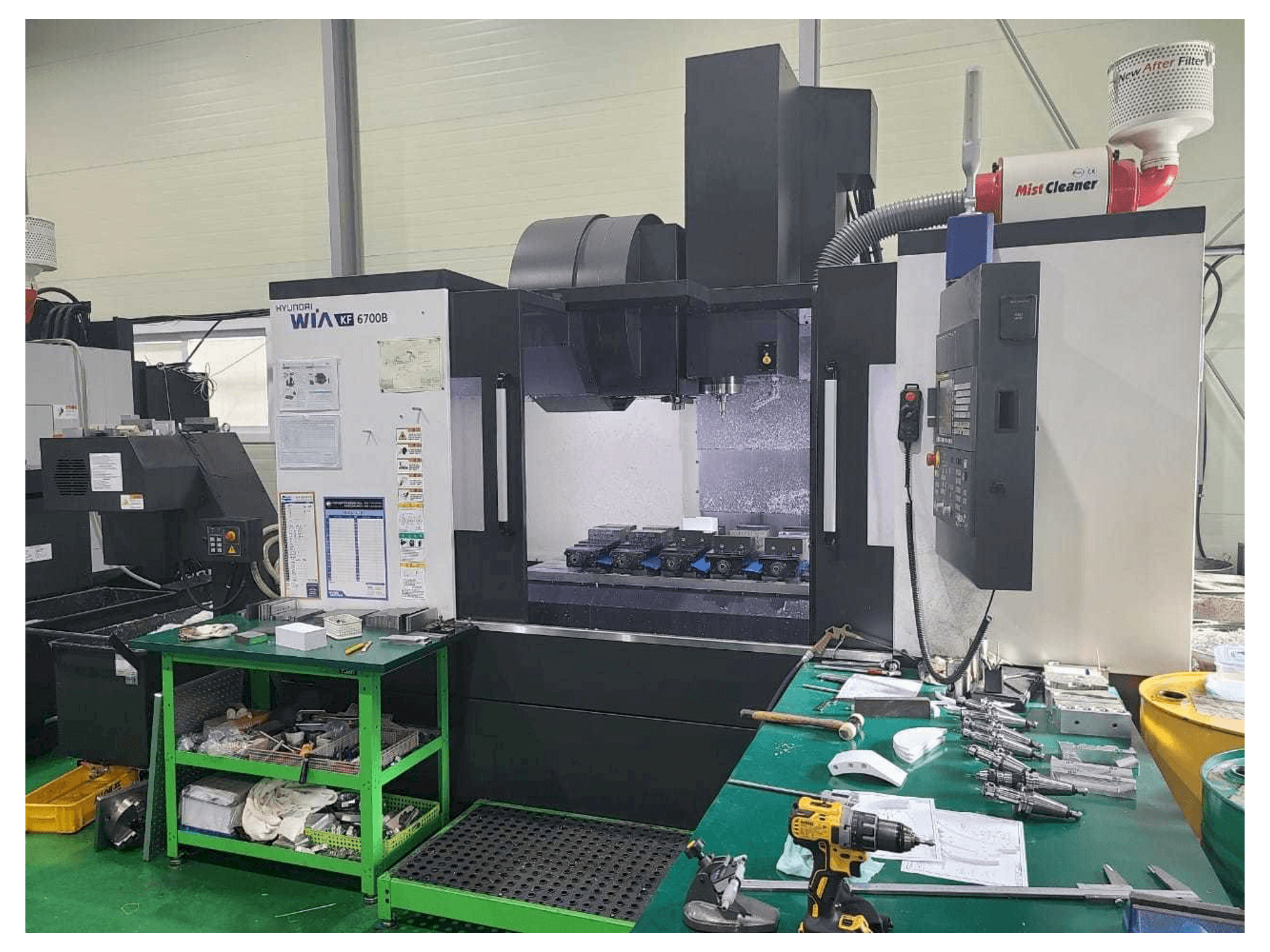 Hyundai Wia KF 6700B-maskinen framifrån