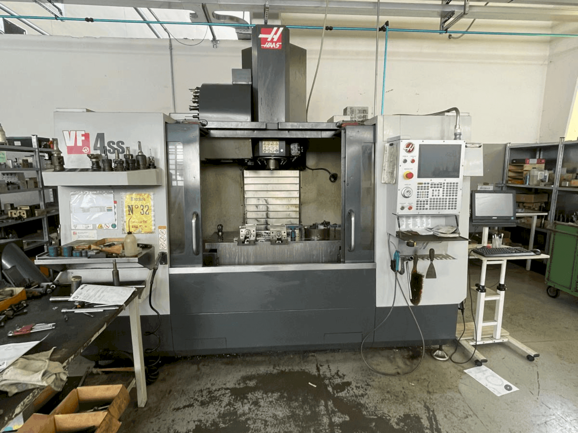 HAAS VF4SS-maskinen framifrån
