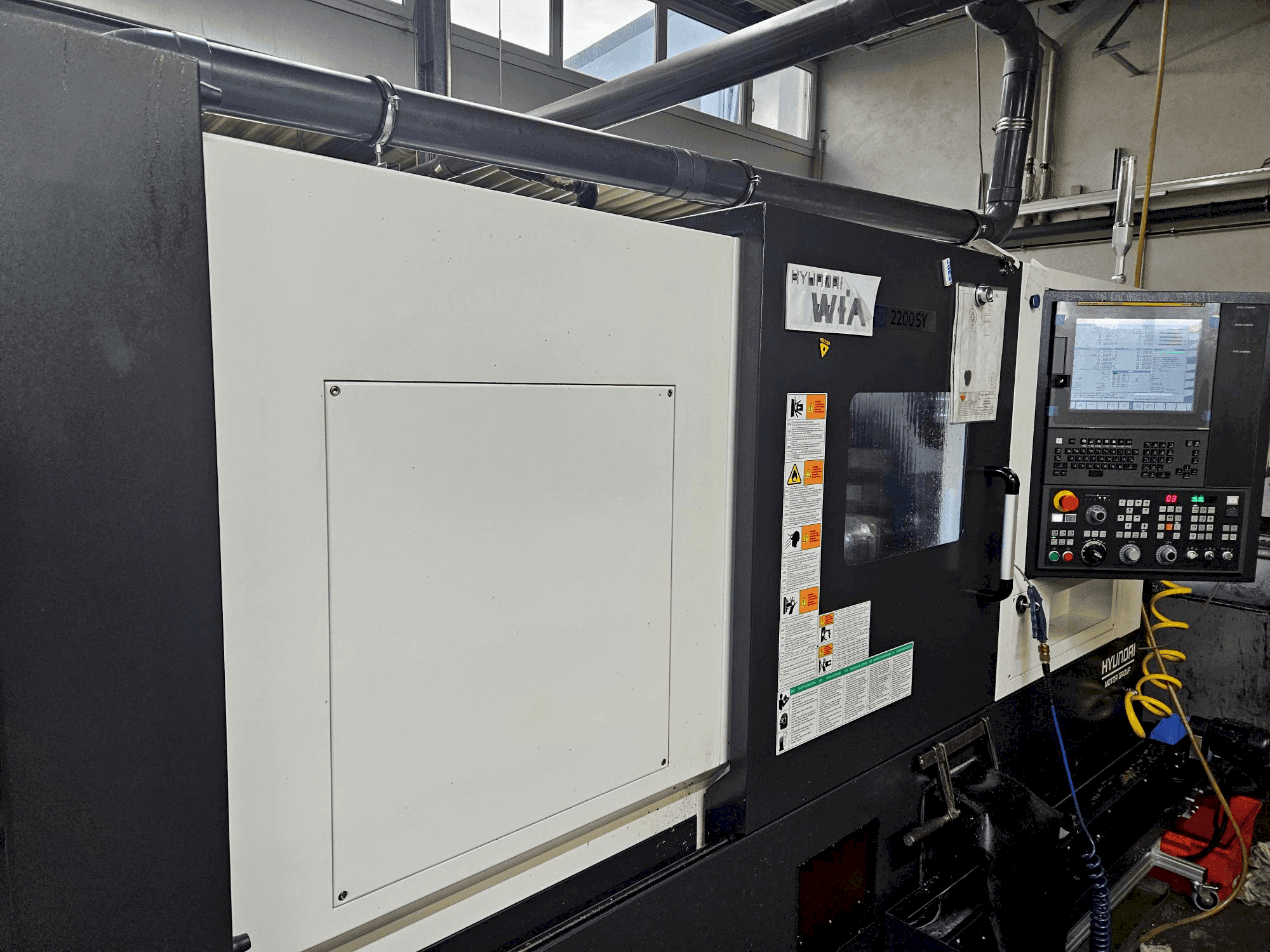 Hyundai HD2200SY-maskinen framifrån