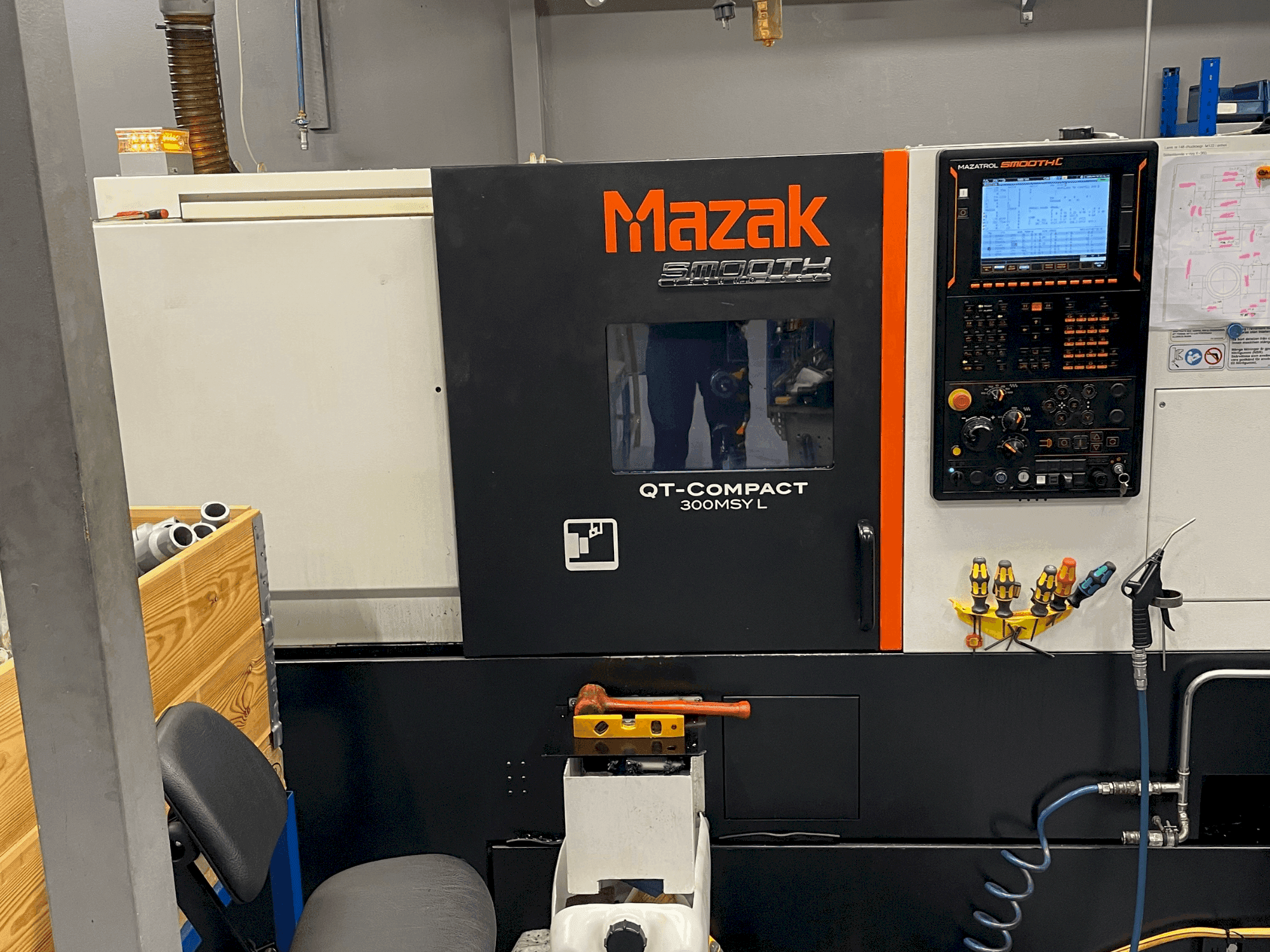 Mazak Quick Turn Compact 300 MSY L-maskinen framifrån