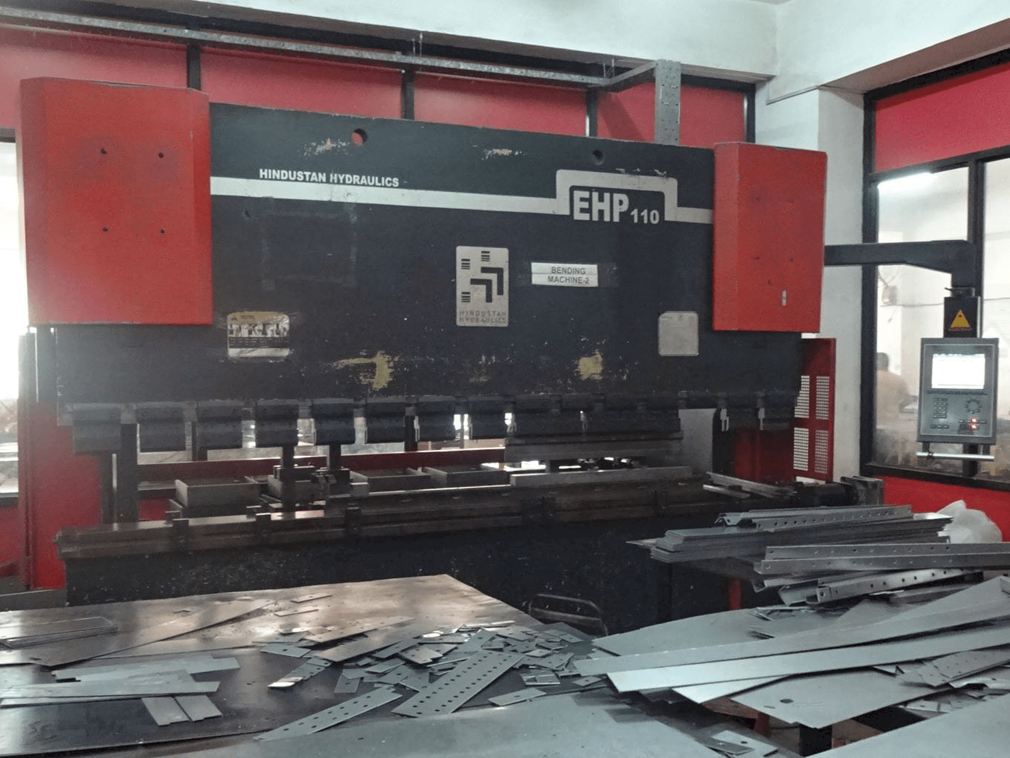 Hindustan Hydraulics-maskinen framifrånEHP 110