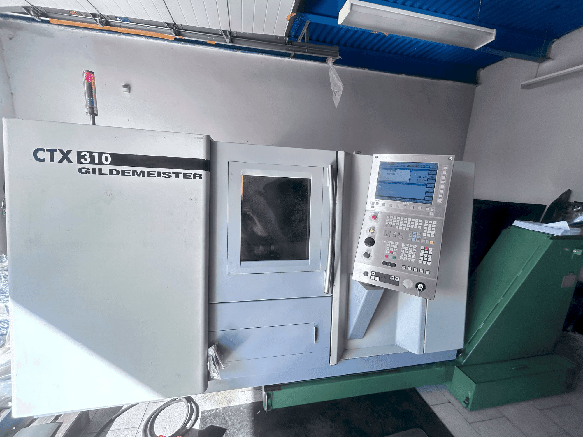 DMG Gildemeister CTX 310-maskinen framifrån