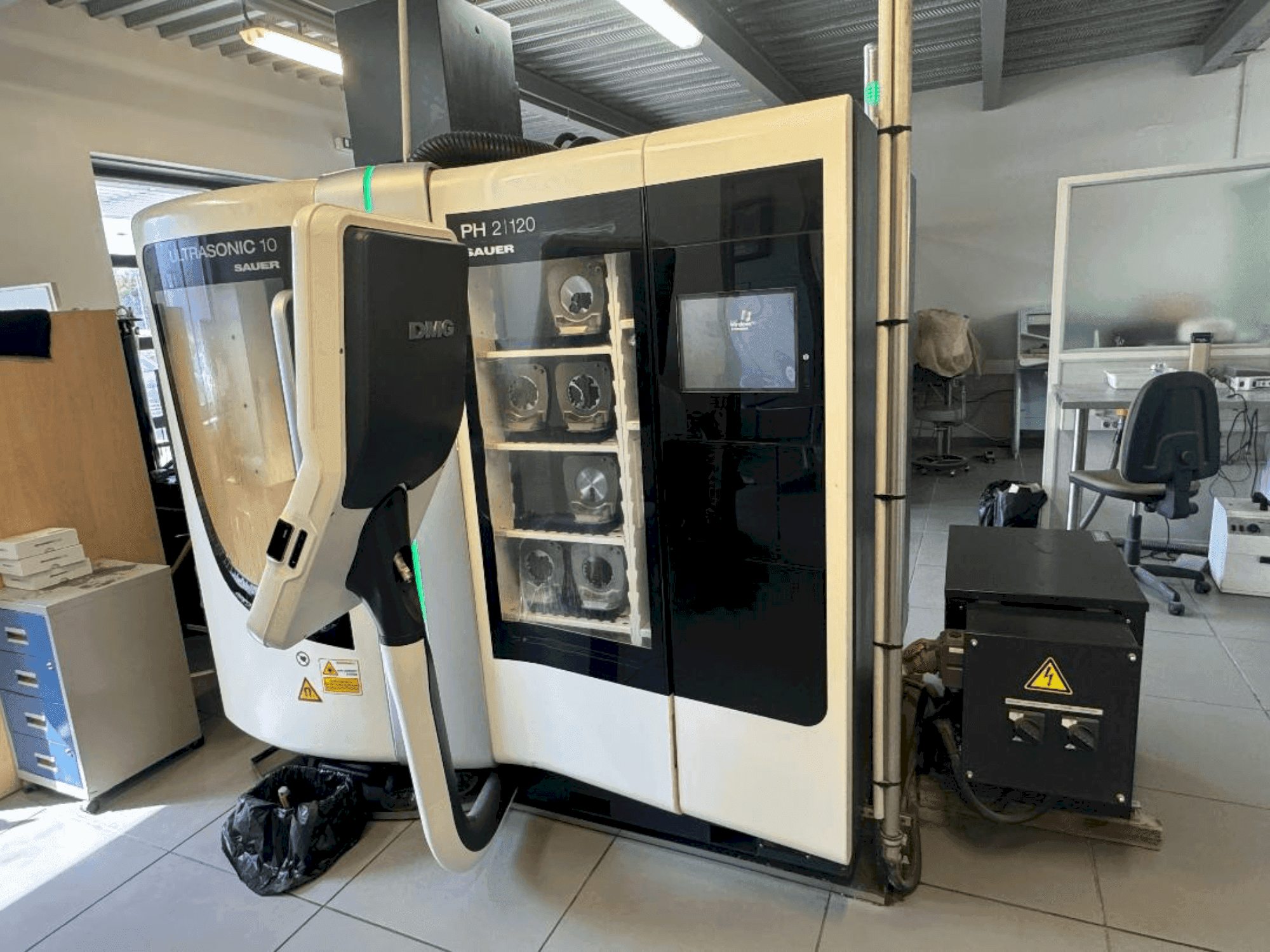 DMG ULTRASONIC 10/ DENTAL 10-maskinen framifrån