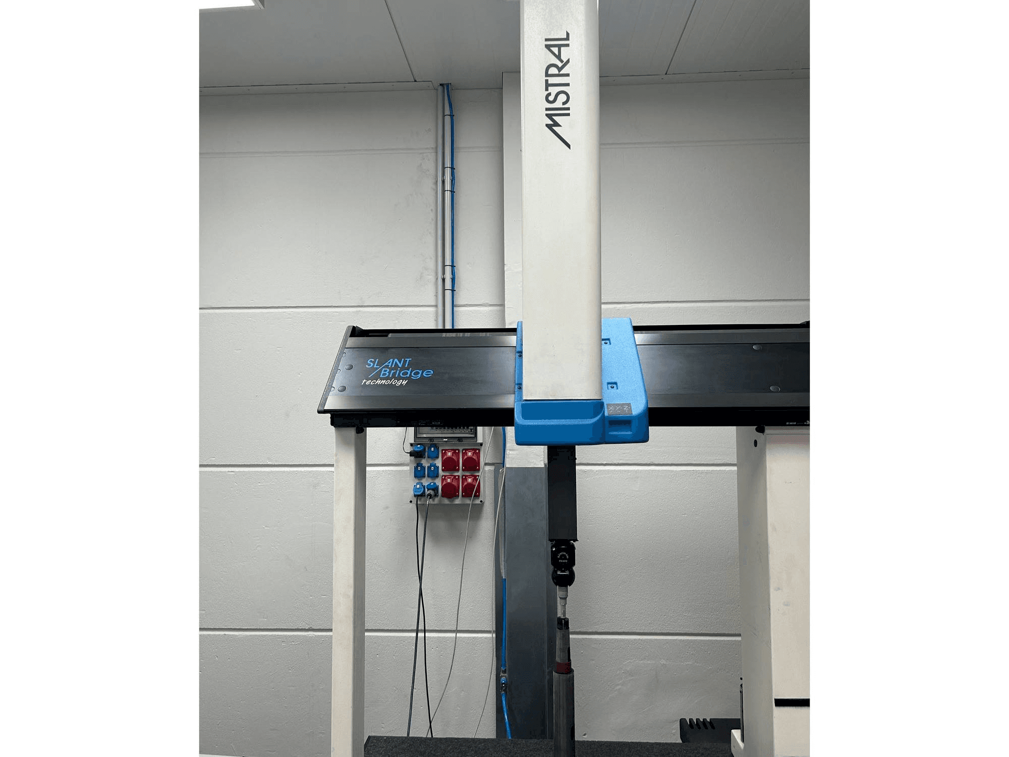 DEA Mistrall-maskinen framifrån