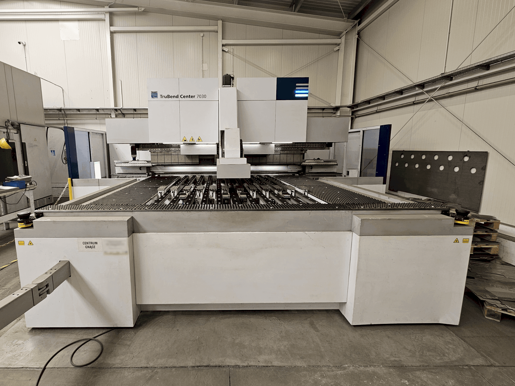 TRUMPF TruBend Center 7030-maskinen framifrån