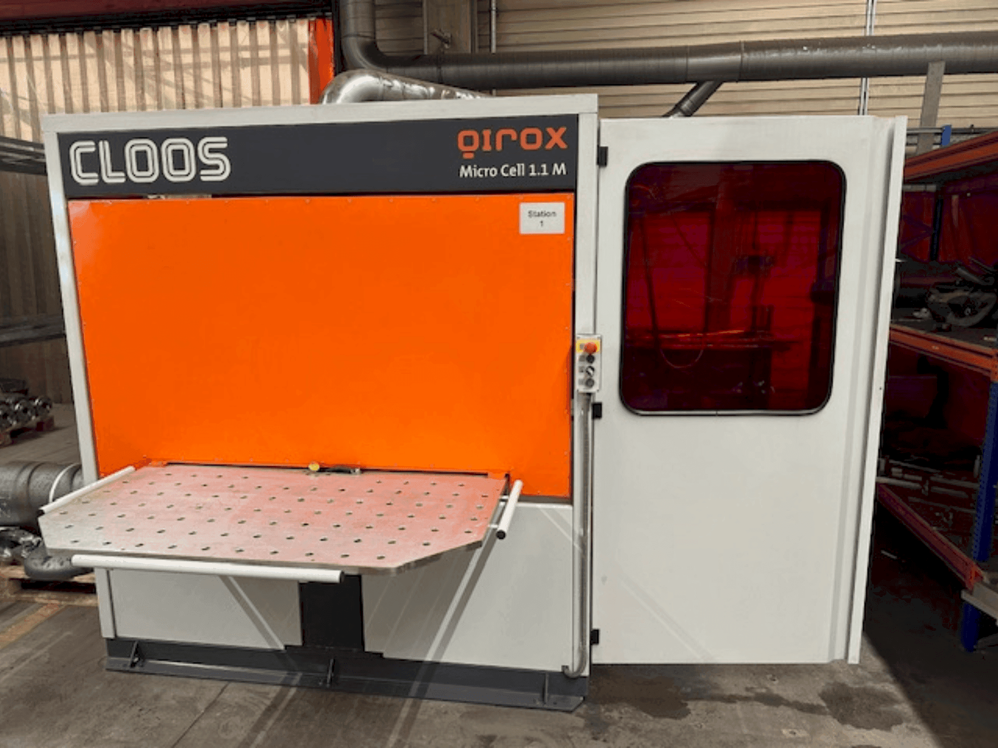 CLOOS Qirox Micro Cell 1.1 M-maskinen framifrån