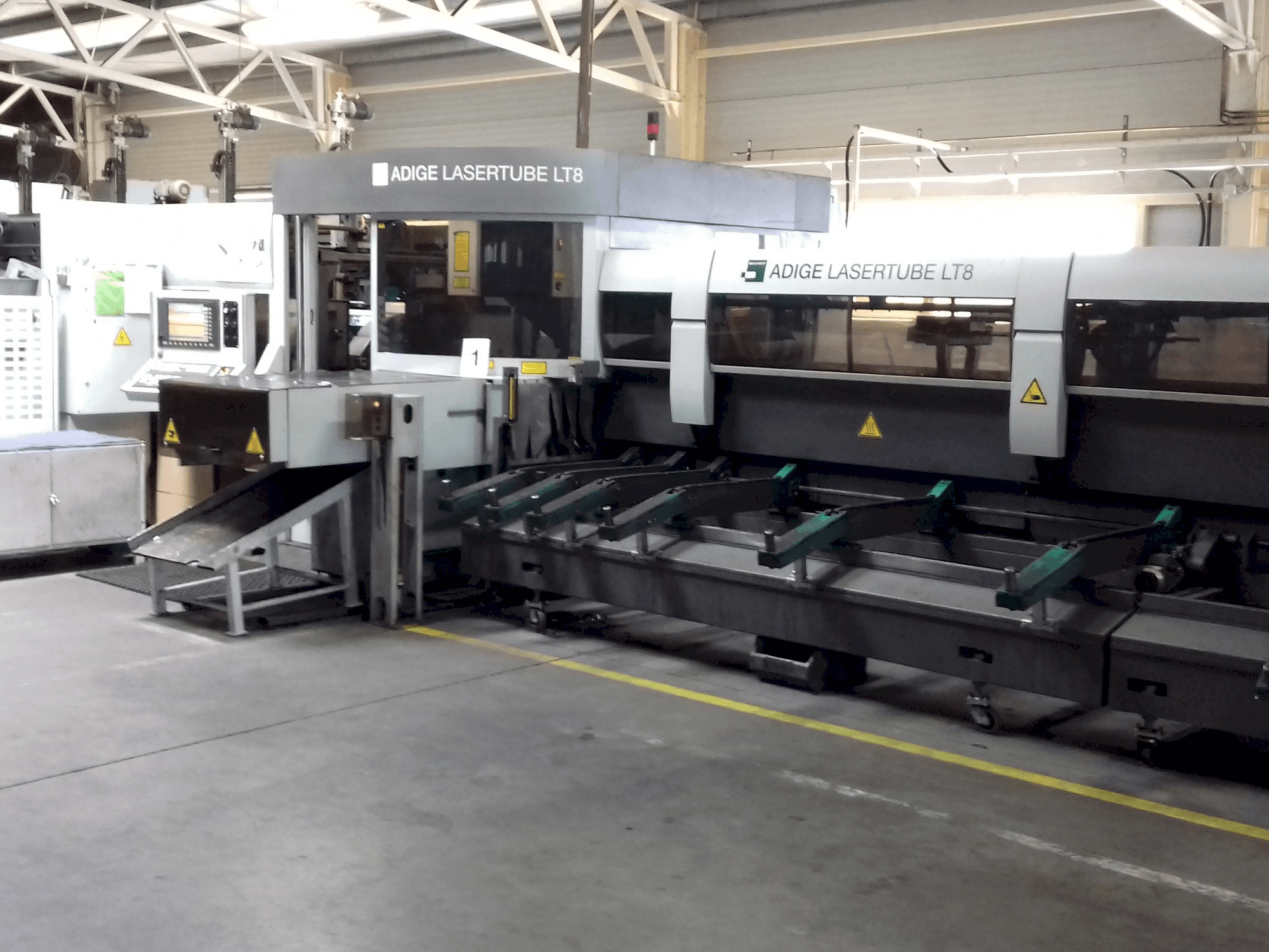 ADIGE LT 8-maskinen framifrån