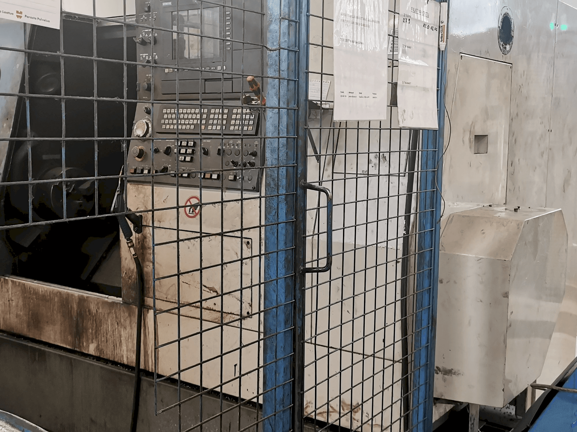 Hyundai HIT 250 S-maskinen framifrån