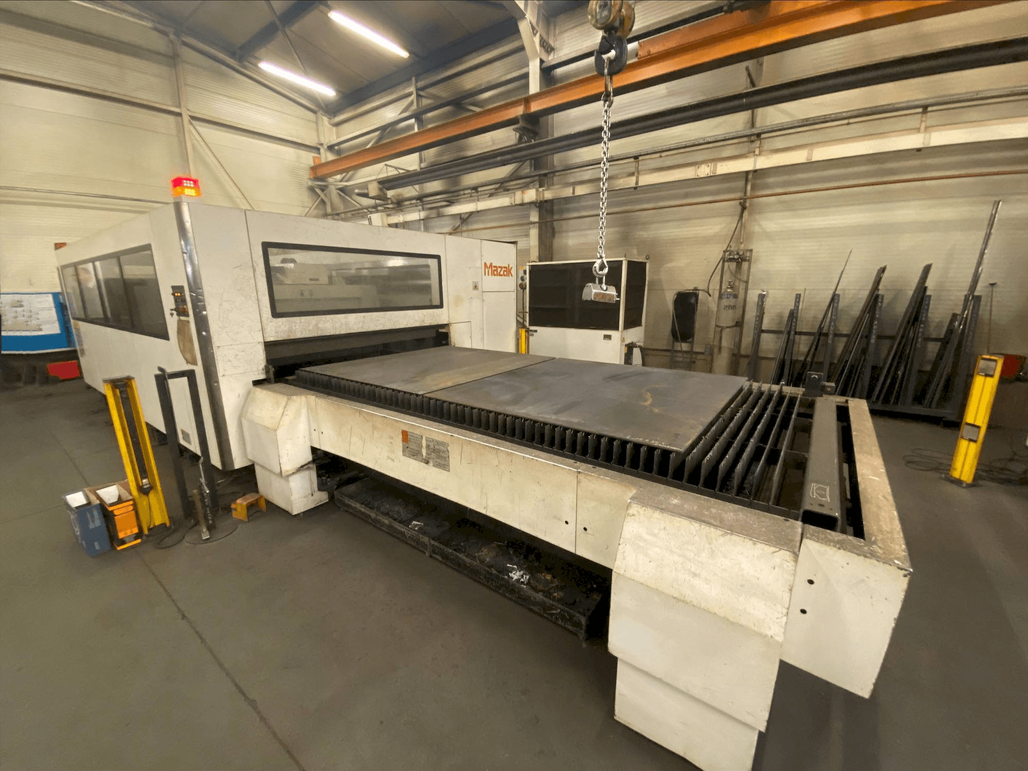Mazak OPTIPLEX 3015 II-maskinen framifrån