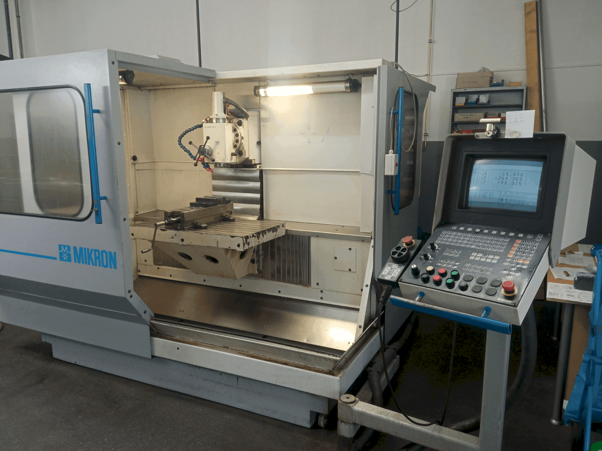MIKRON UM 600-maskinen framifrån