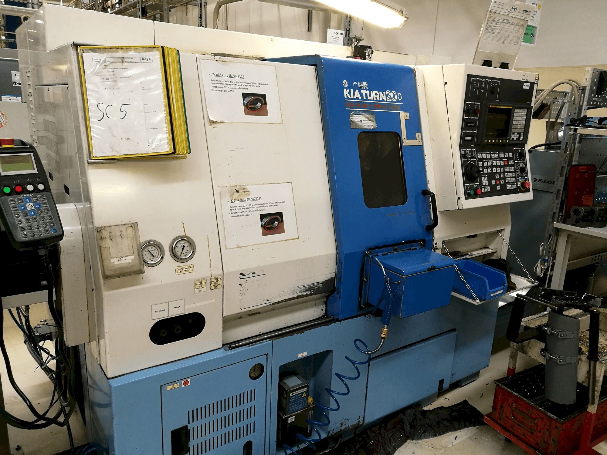 Kia Super Kia Turn 200-maskinen framifrån