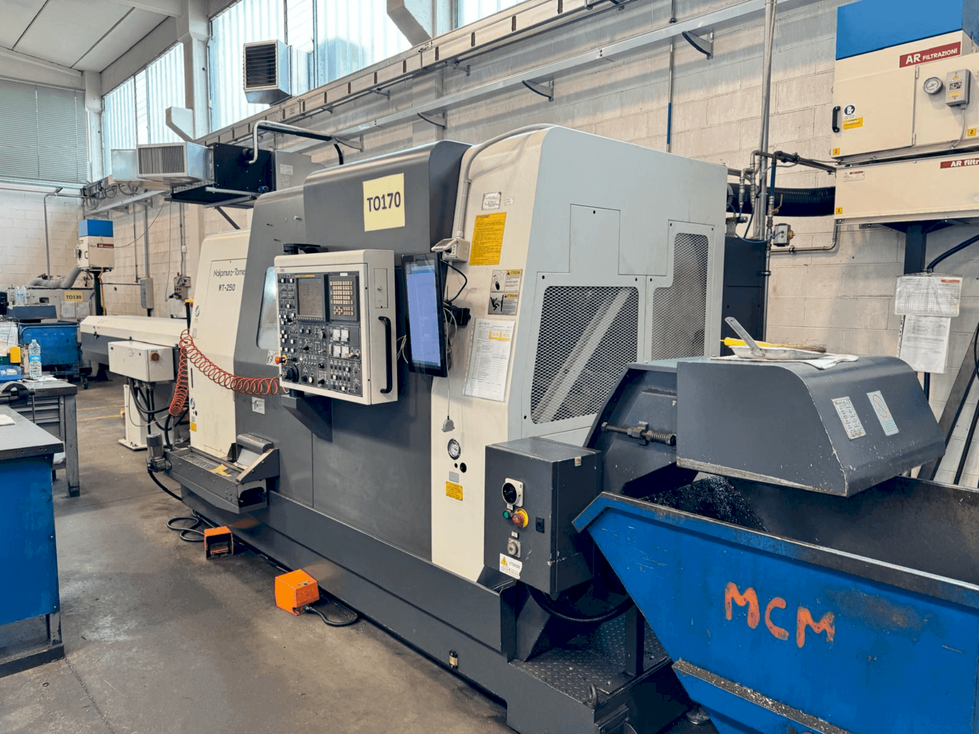 NAKAMURA WT 250-maskinen framifrån