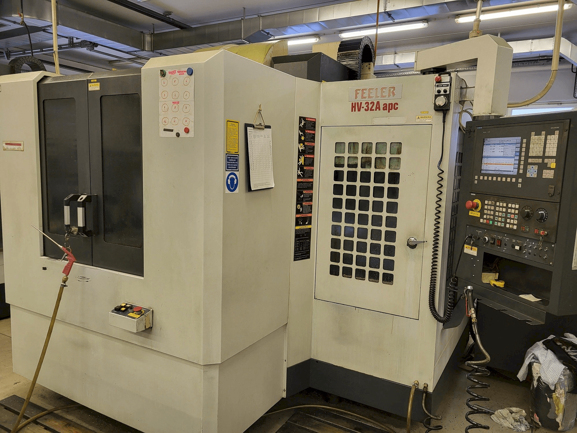 Feeler HV-32A-APC-maskinen framifrån